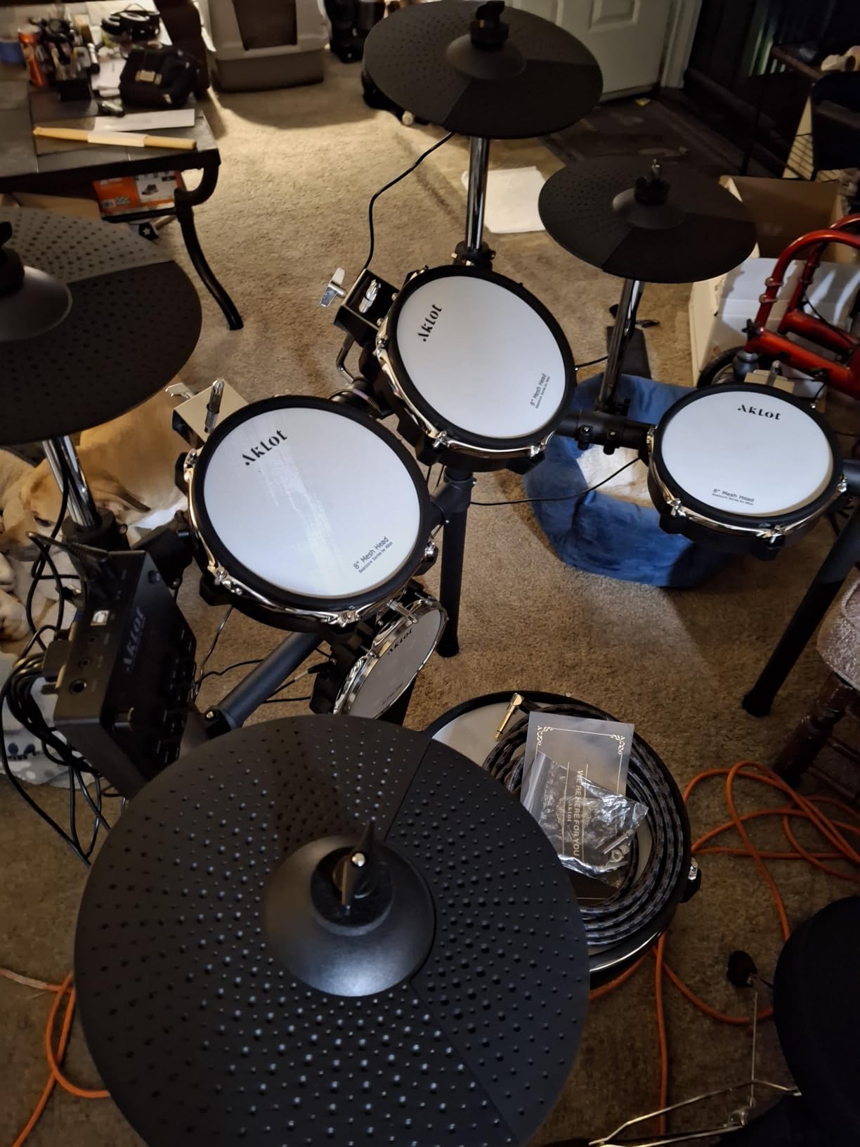 AKLOT Electric Drum Set with Kick-Tower: 4 Dual Zone Mesh Pads, 8'' Tower-Style Kick Drum, 10'' Snare, Dual Zone 10'' Cymbals with Choke, 360 Sounds, User Kit, USB-MIDI, Throne, B-CORE 540 Air, Black customer photo 2