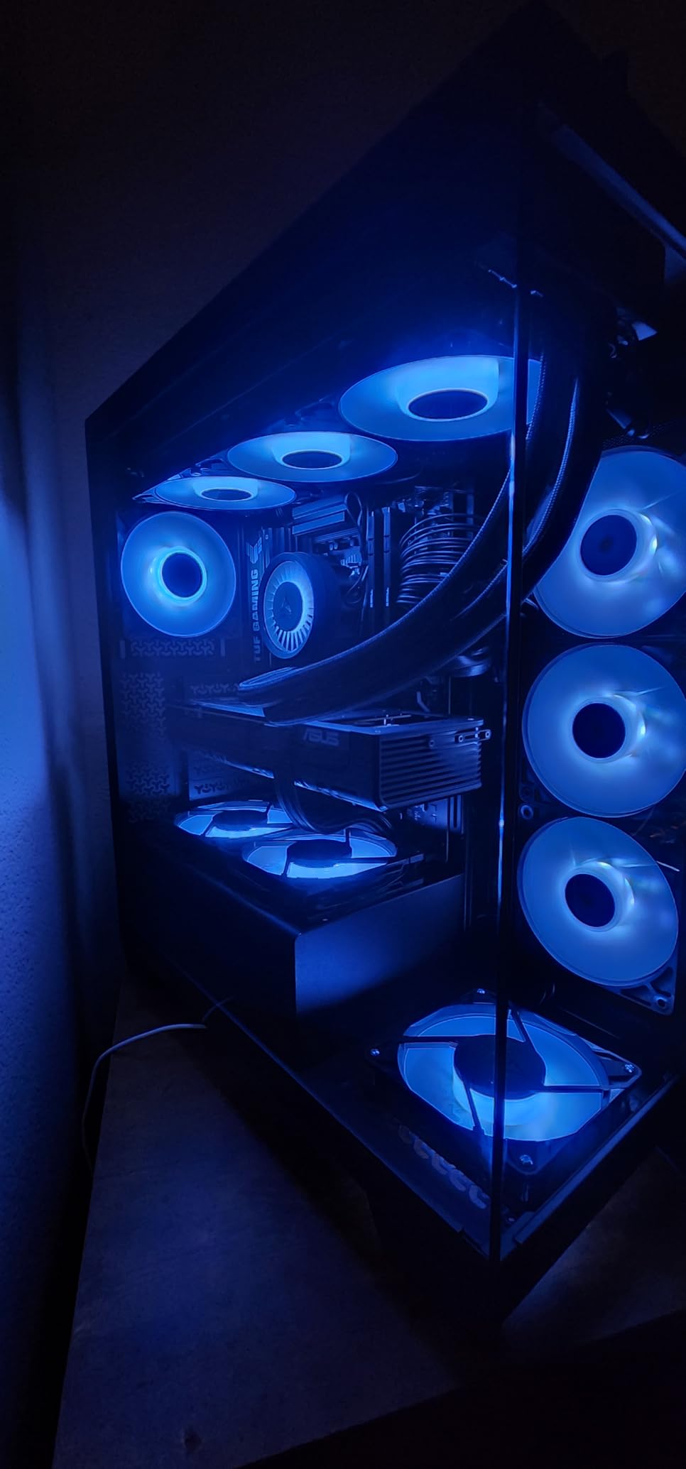 CORSAIR 3500X RS Reverse Fan ARGB Mid-Tower PC Case - 3X Pre-Installed Fans, Panoramic Glass, Spacious Interior, GPU Anti-Sag, Reverse Connection Motherboard Compatible - Black customer photo 2