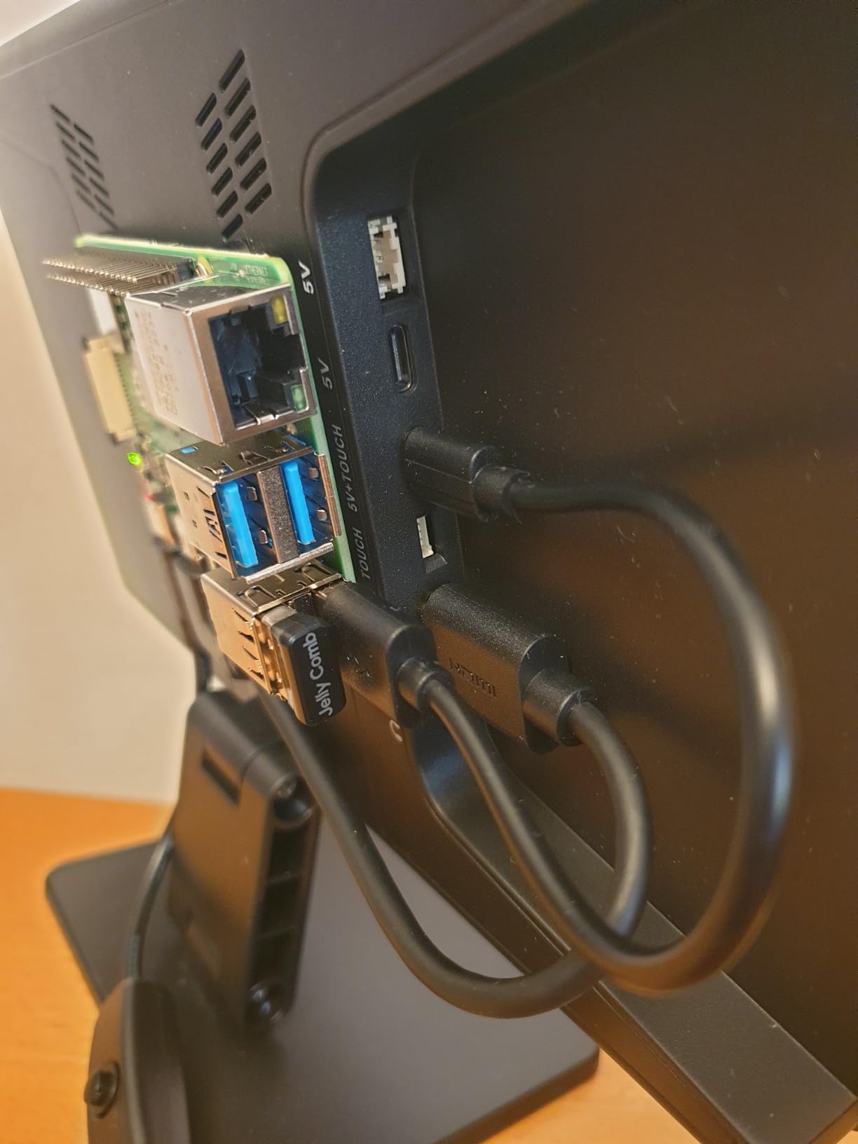 ROADOM 5'' Mini Monitor with Raspberry Pi Mount Holes & USB HUB, Type-C One-Cable Connection&Speakers, All-in-One Storage Dock, Pocket IPS Screen for PC monitoring/Gaming/AIDA64/Streaming Partner customer photo 1