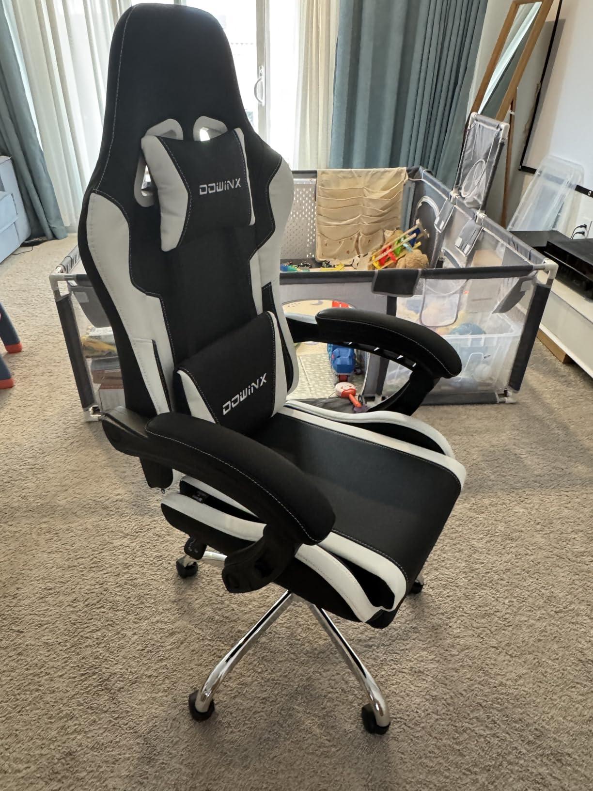 Dowinx Ergonomic Gaming Chair with Footrest, Heavy Duty 330lbs Office Chair, Massage Lumbar Support, Adjustable Height & Headrest Pillow, Comfortable for Back Pain Relief Streaming Long Gaming White customer photo 1