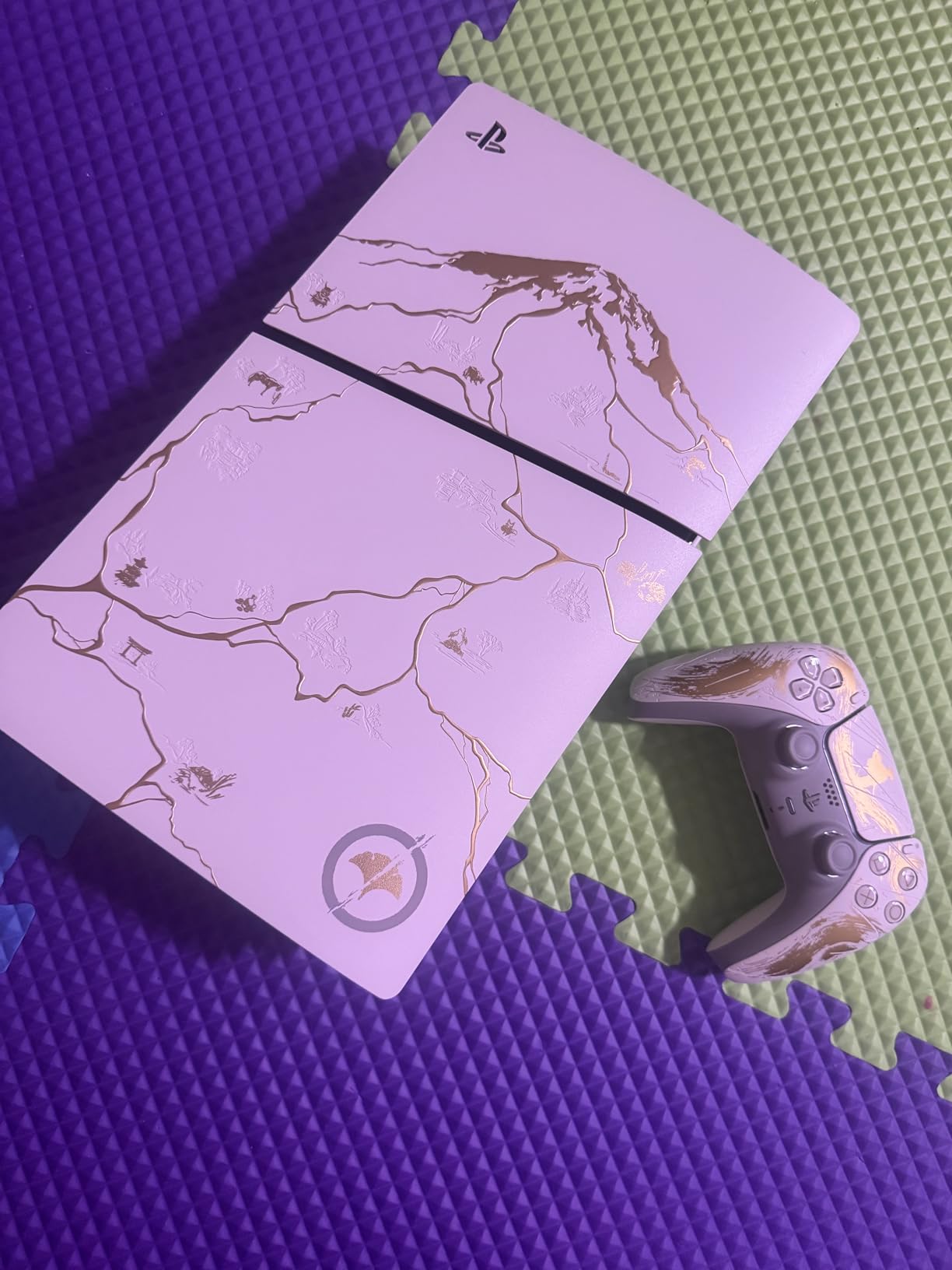 PlayStation®5 Console - Ghost of Yōtei Gold Limited Edition Bundle (slim) customer photo 2