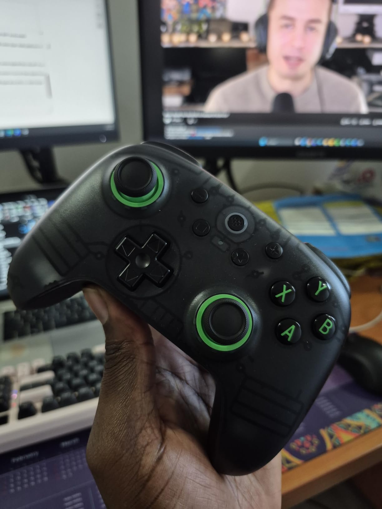 8BitDo Ultimate 2C Wireless Controller for Windows PC and Android, with 1000 Hz Polling Rate, Hall Effect Joysticks and Triggers, and Remappable L4/R4 Bumpers (Transparent Black) customer photo 1