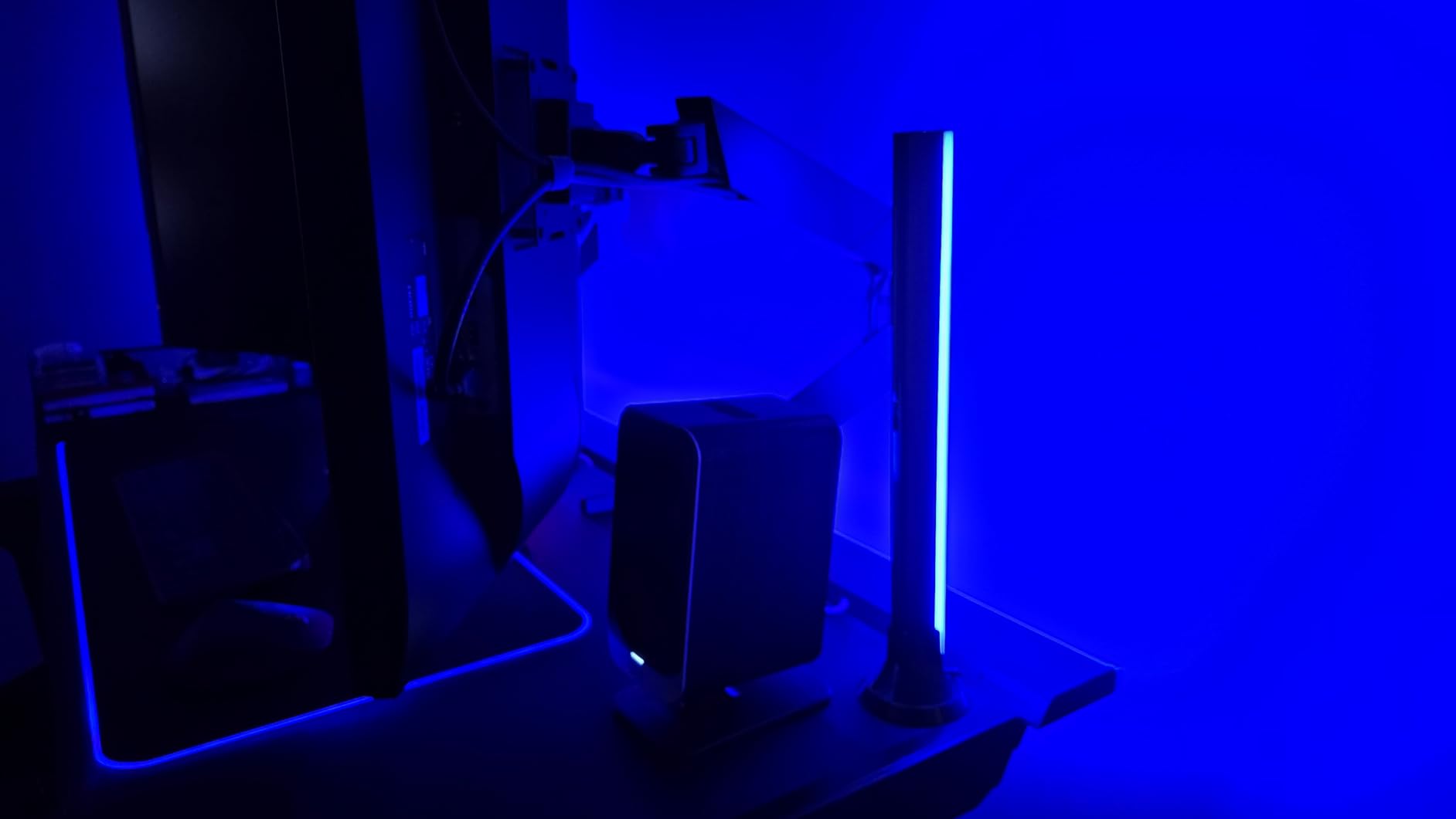 Klipsch ProMedia Lumina 2.1 Computer Gaming System with Subwoofer and RGB Lighting Effects Built-in customer photo 1