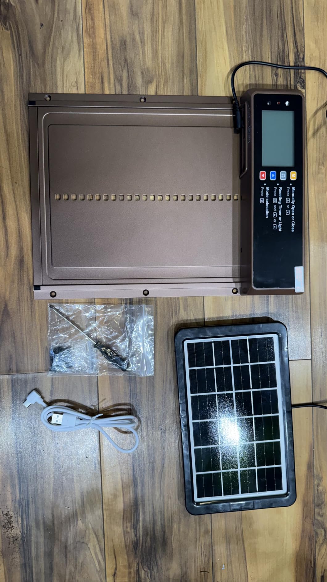 Larger Size Automatic Chicken Coop Door Solar Powered, 4000MAh Internal Battery Automatic Coop Door Anti-hit Side Charging Port, Automatic Chicken Door with Timer, Light Sensor 4Modes & Remote Control customer photo 2