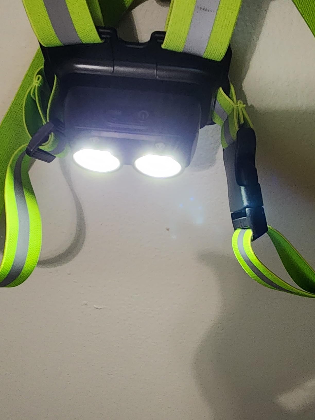 800LM Ultra Bright & 7+2 Modes Running Lights for Runners with Rear Light, 45° Beam & 360° Reflective Vest, IPX4 Waterproof Reflective Running Vest for Night Walking/Jogging customer photo 2