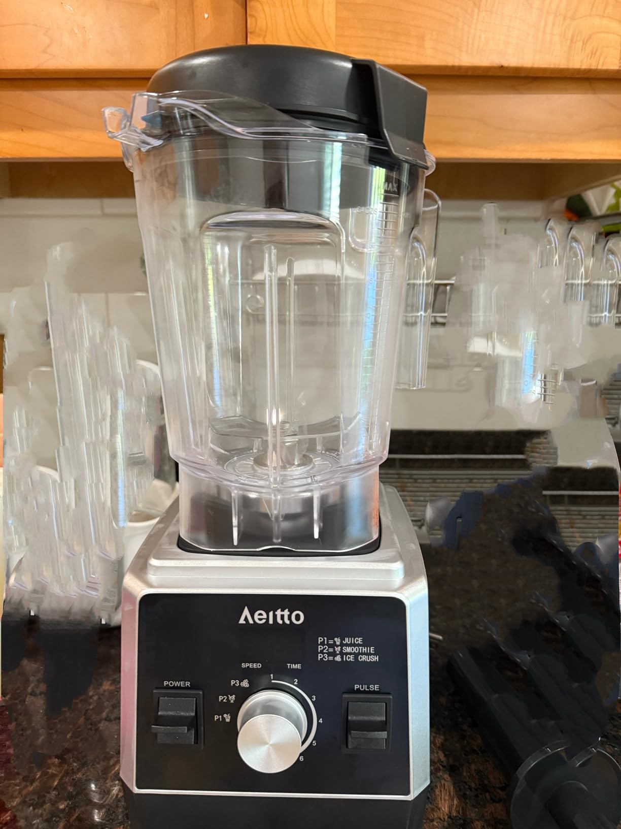 Aeitto Blenders for Kitchen with 1800W Motor, 68Oz. Large Capacity, 2-in-1 Blender & Grinder Combo, BPA-Free Countertop Professional Blender for Smoothies, Ice Crush, Frozen Drinks, Black customer photo 1