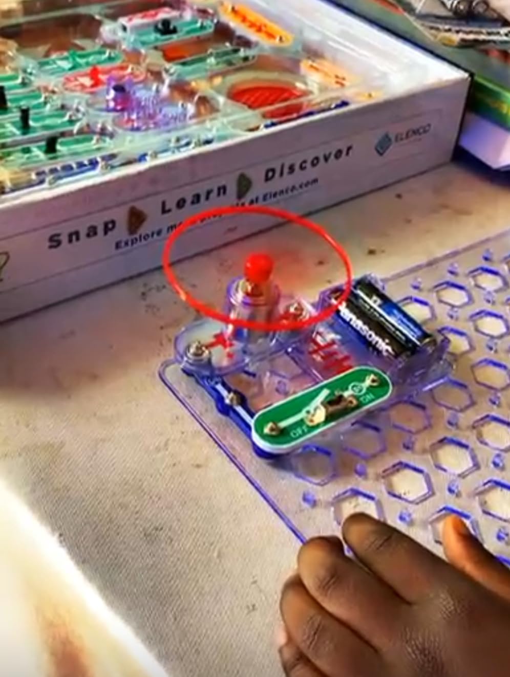 Snap Circuits Classic SC-300 Electronics Exploration Kit - Over 300 Projects - STEM Educational Toy for Kids 8+ customer photo 2