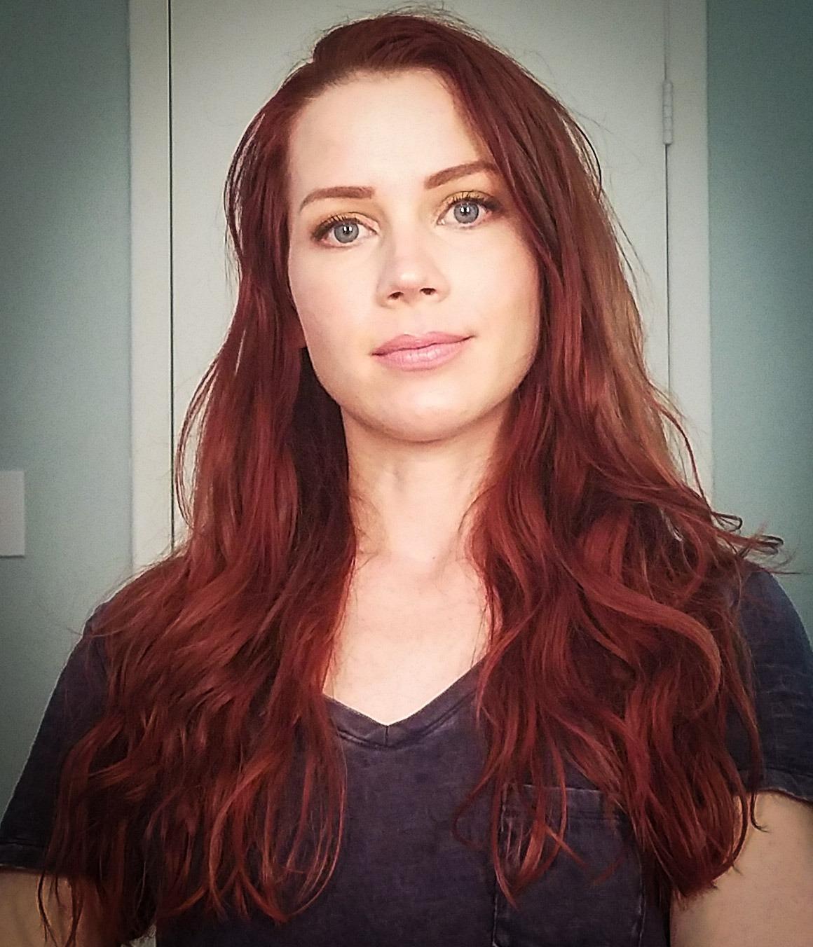 HOT TOOLS Pro Artist Nano Ceramic Curling Iron/Wand | For Smooth, Shiny Hair (1-1/4 in) customer photo 1