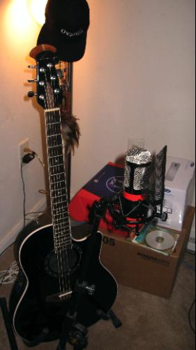 MXL 550/551R Microphone Ensemble with 550 Large Diaphragm and 551R Instrument Microphone - Red customer photo 2