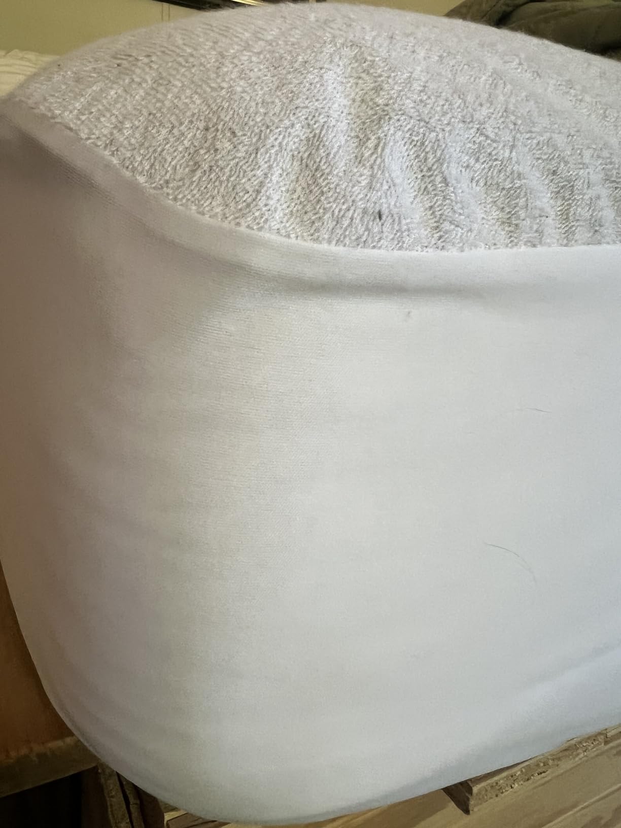 SafeRest Waterproof King Size Mattress Protector - Fitted with Stretchable Pockets - Machine Washable Cotton Blend Mattress Cover for Bed customer photo 2