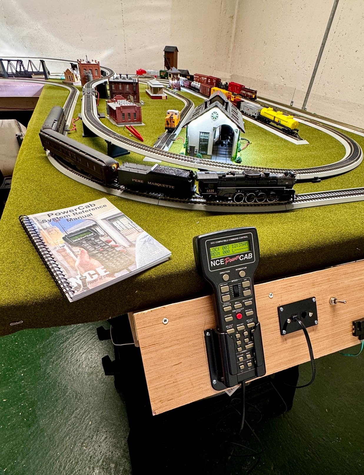 NCE Power Cab DCC Starter Set NCE5240025 customer photo 3