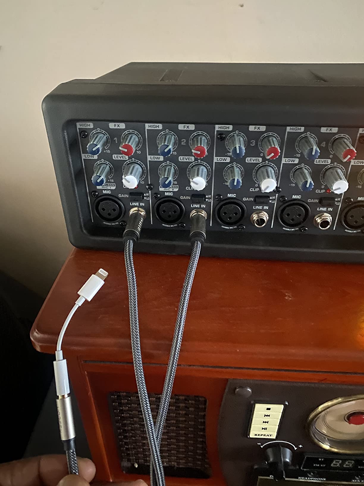 Behringer EUROPOWER PMP550M 500 Watt 5 Channel Powered Mixer with Klark Teknik Multi-FX Processor, FBQ Feedback Detection System and Wireless Option customer photo 4