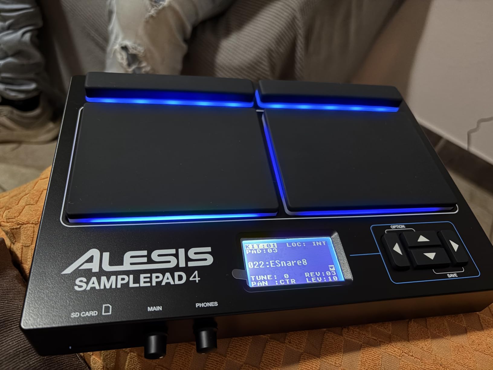SamplePad Pro - Percussion and Sample-Triggering Instrument with 8 Velocity-Sensitive Drum Pads, 200+ Built-In Sounds customer photo 1