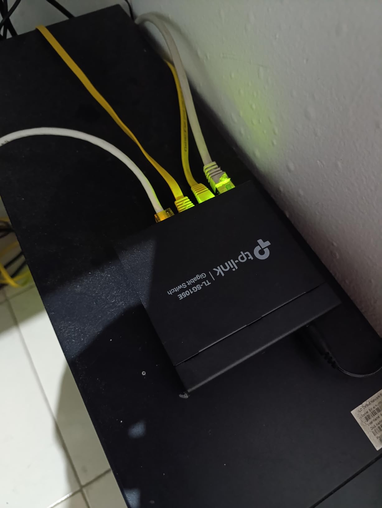 TP-Link 5-Port Gigabit Ethernet Easy Smart Switch (TL-SG105E) customer photo 1