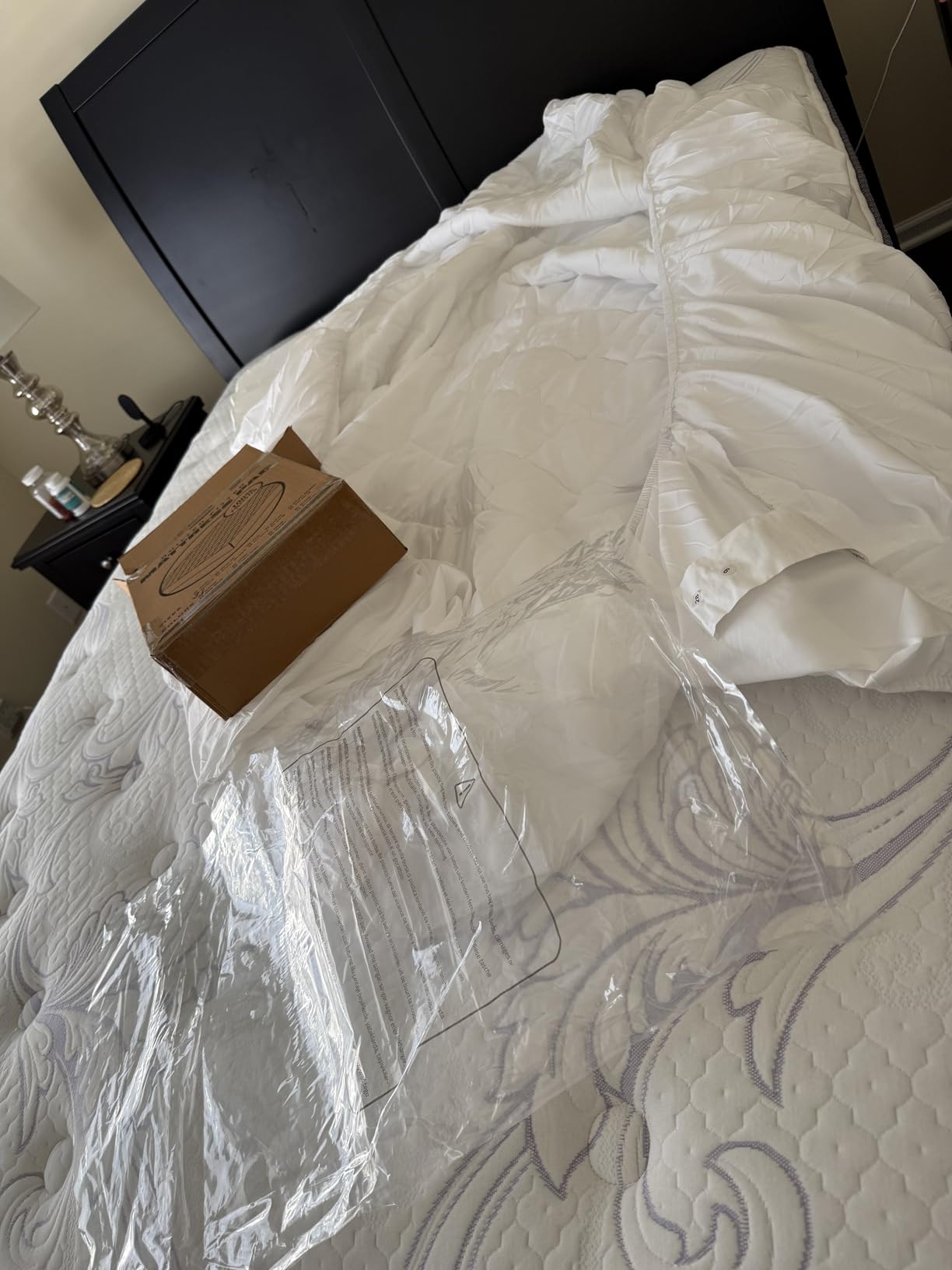 Utopia Bedding Quilted Fitted Mattress Pad, Queen Size, Elastic Fitted Mattress Topper Protector and Cover with Deep Pocket Stretches up to 16 Inches, Machine Washable (White) customer photo 2