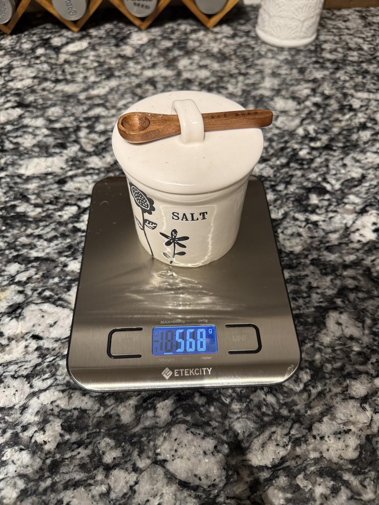 Etekcity Food Kitchen Scale, Digital Grams and Ounces for Weight Loss, Baking, Cooking, Keto and Meal Prep, LCD Display, Medium, 304 Stainless Steel customer photo 2