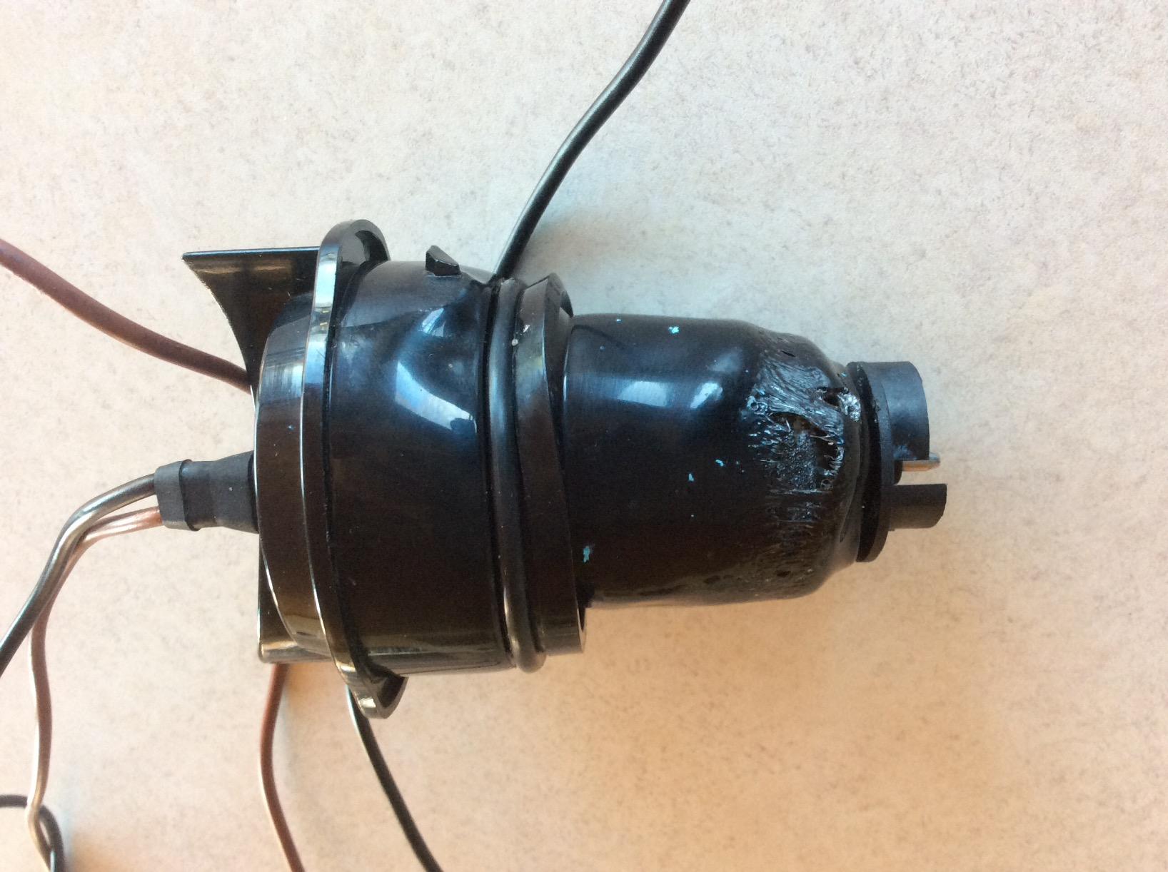 Amarine Made 12v 800gph Livewell Pump for Boat 4.0A Livewell Aerator Pumps Live Bait Tank Aerator Submersible Cartridge 90-Degree Boat Aerator Pump customer photo 3