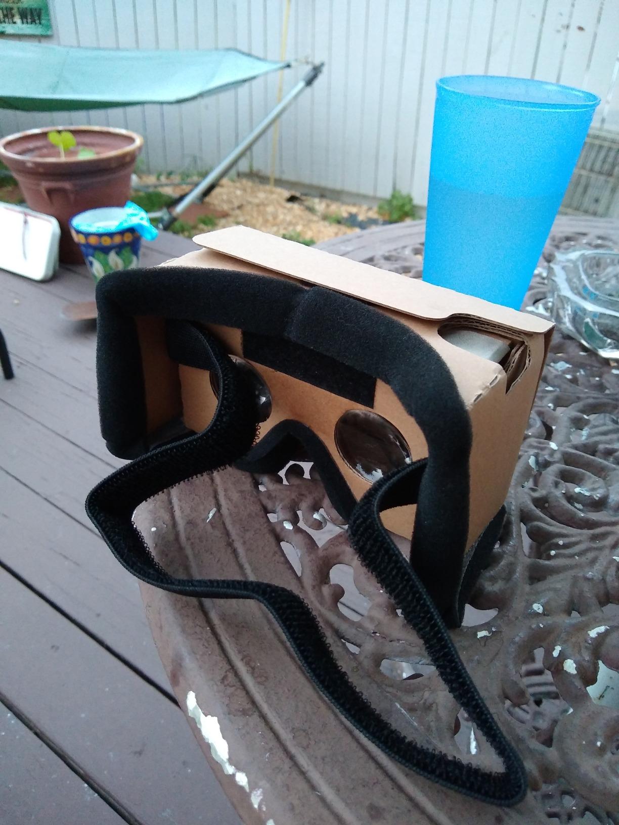 Google Cardboard, Topmaxions 3D VR Virtual Reality DIY VR Headset for 3D Movies and Games Compatible with Android & Apple Up to 6 Inch Easy Setup Machine customer photo 2
