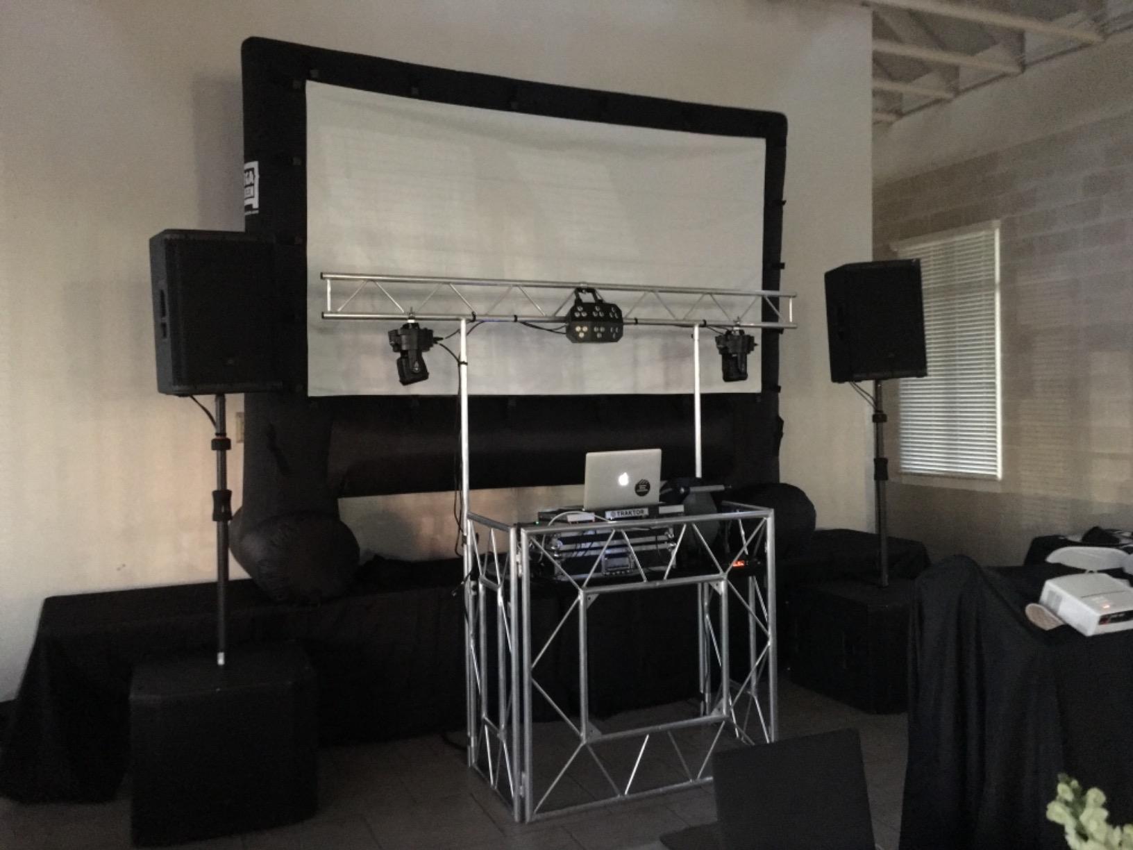 innopow 200-Channel Wireless Microphones System, Dual UHF Metal Cordless Mic Set, Auto Scan, Long Range 200-240Ft, 16 Hours Use for Karaoke Singing, Church, 2022 Version (WM333) customer photo 2