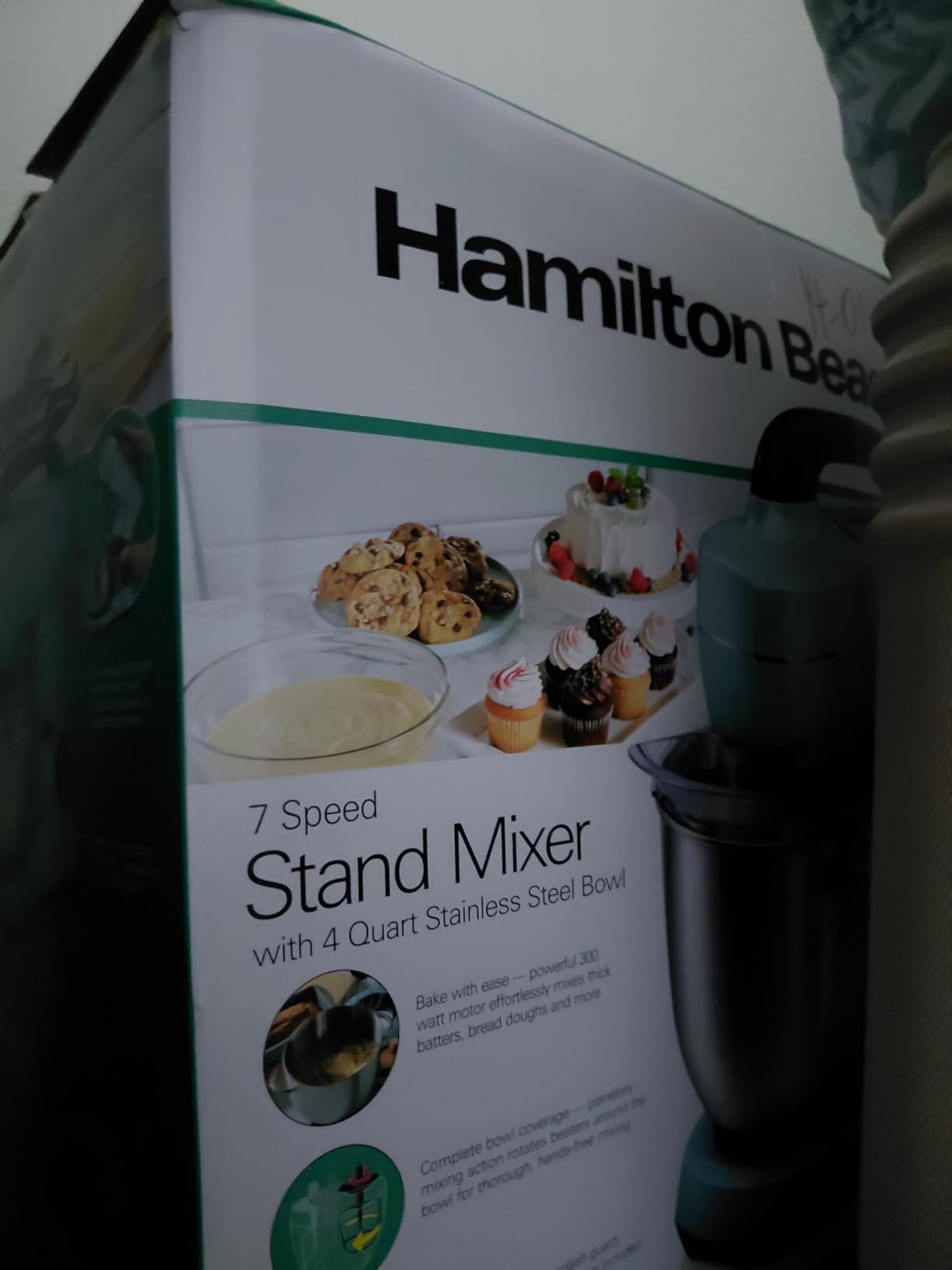 Hamilton Beach Electric Stand Mixer, 4 Quarts, Dough Hook, Flat Beater Attachments, Splash Guard 7 Speeds with Whisk, Easy-Carry Top Handle, Black customer photo 1