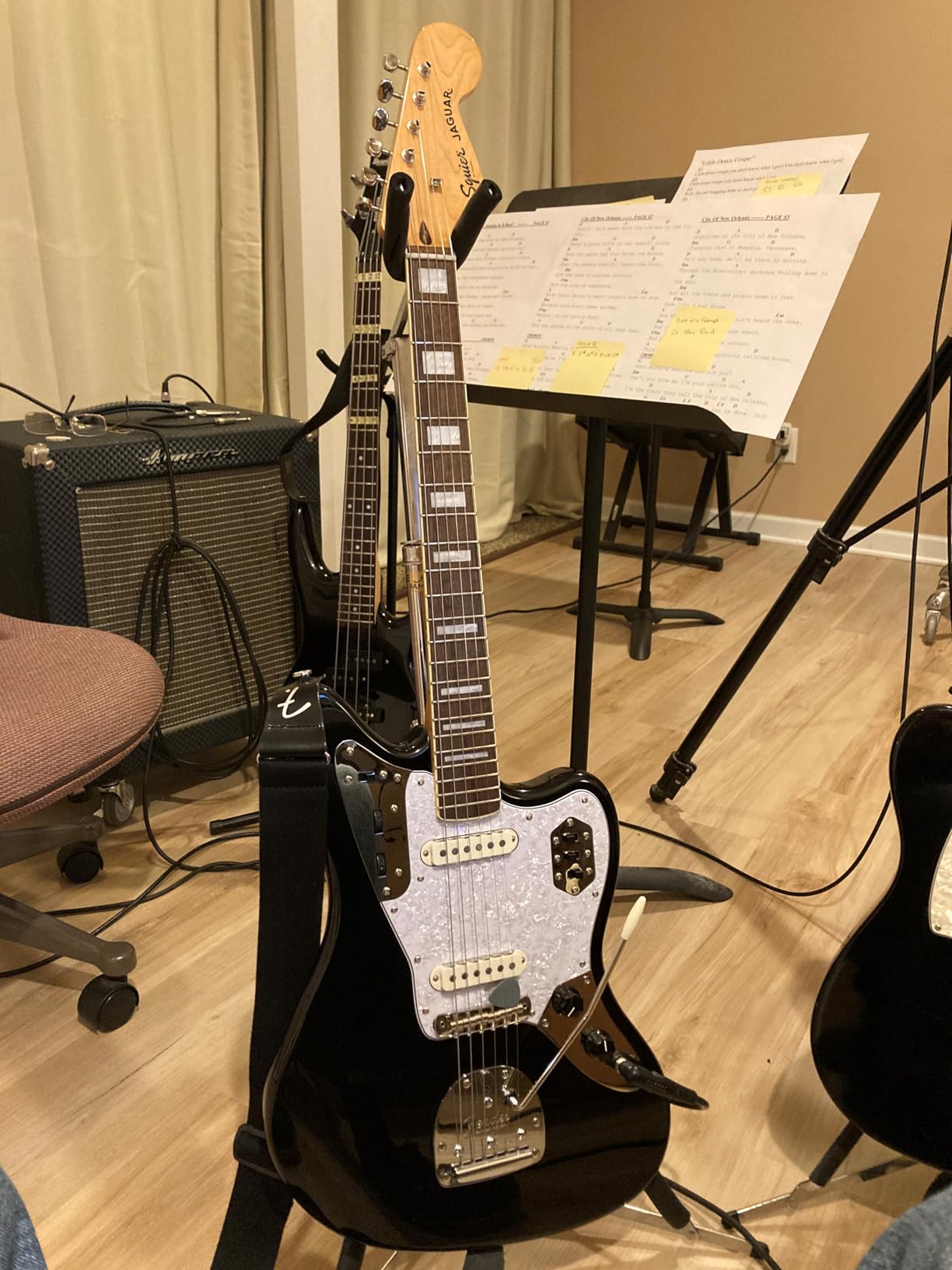 Squier Classic Vibe 60s Mustang Electric Guitar, with 2-Year Warranty, Sonic Blue, Laurel Fingerboard customer photo 2