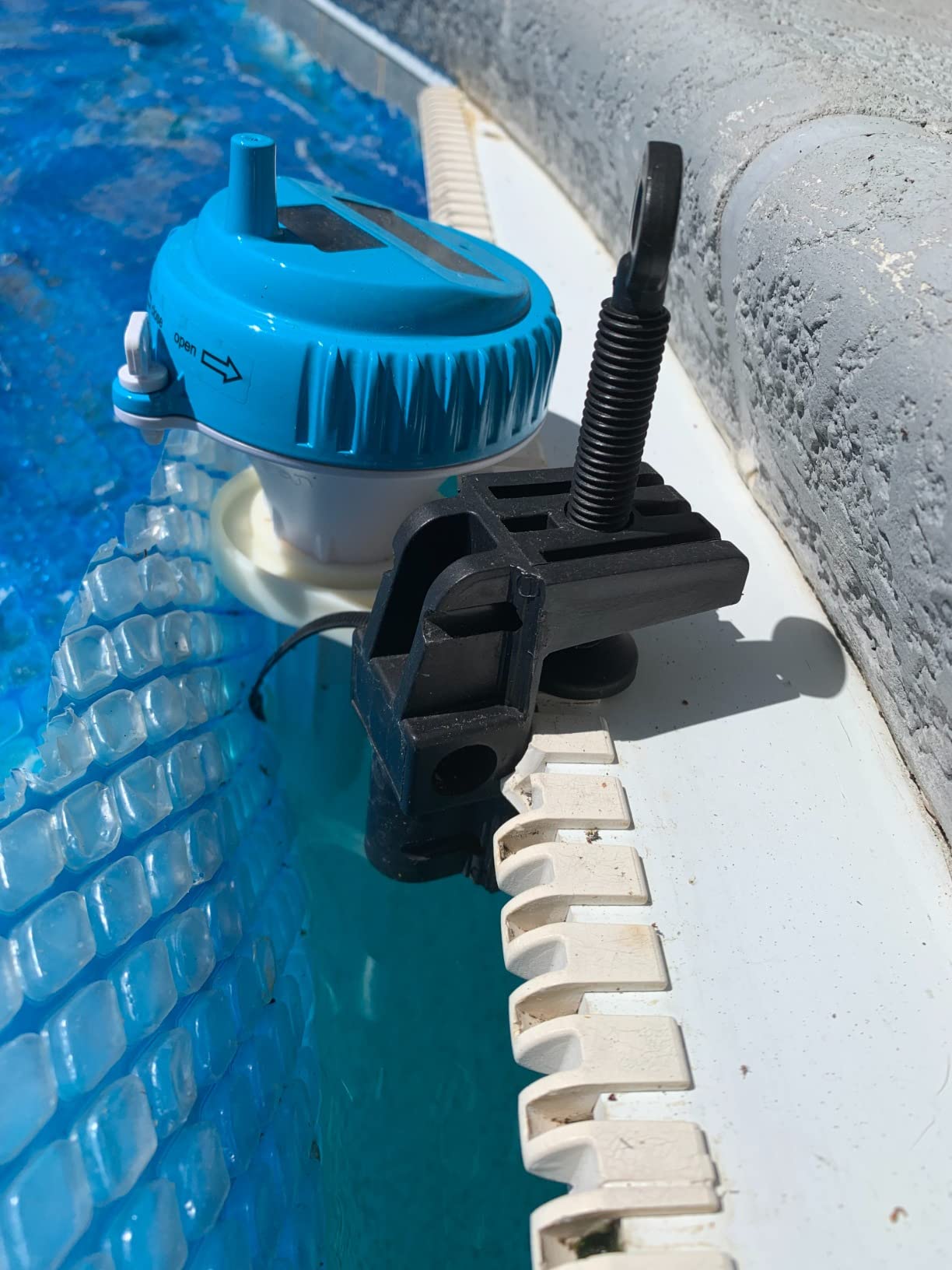 Ambient Weather WS-50-F007PF WiFi Smart Floating Pool, Spa, and Pond Thermometer with Remote Monitoring and Alerts customer photo 1