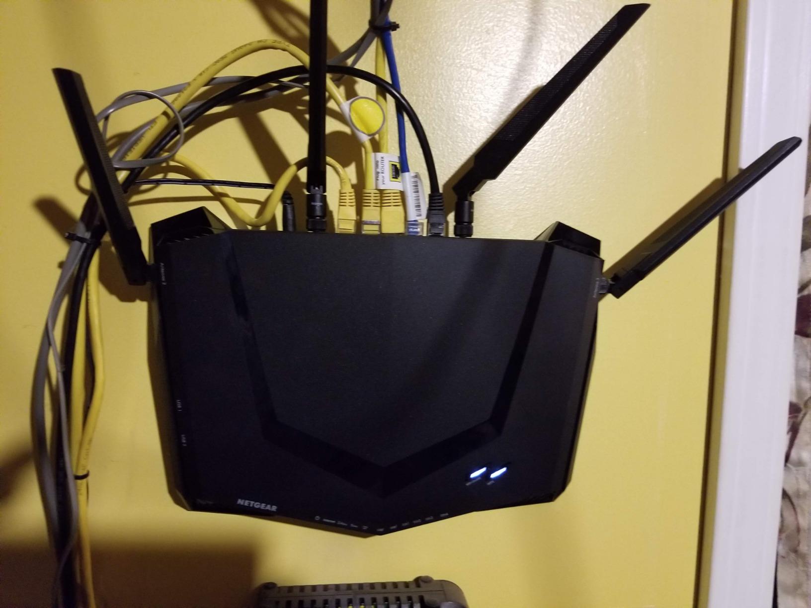 NETGEAR Nighthawk Pro Gaming XR450 WiFi Router, AC2400 Dual-Band Quad Stream Gigabit, Gaming Dashboard Powered by Dumaos customer photo 1