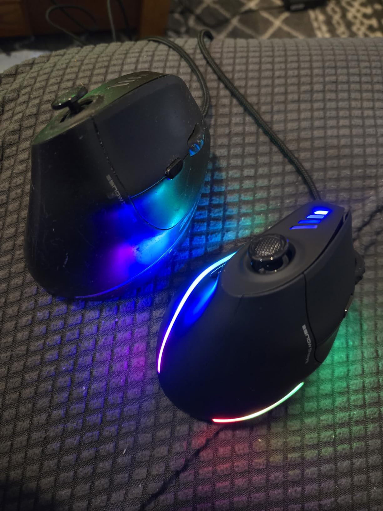 TRELC Gaming Mouse with 5D Rocker, Ergonomic Mouse with 10000 DPI/11 Programmable Buttons, Vertical Gaming Mice Wired for PC/Laptop/E-Sports/Gamer (Black) customer photo 2