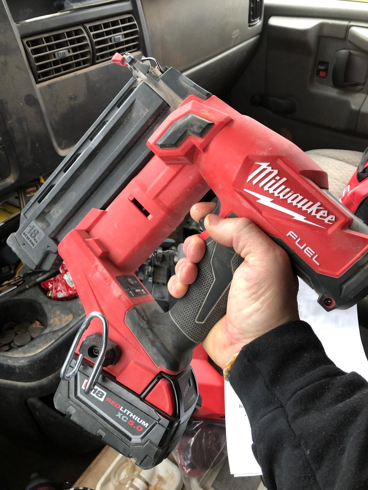 Milwaukee Electric - M18 Fuel 18 Gauge Brad Nailer customer photo 2