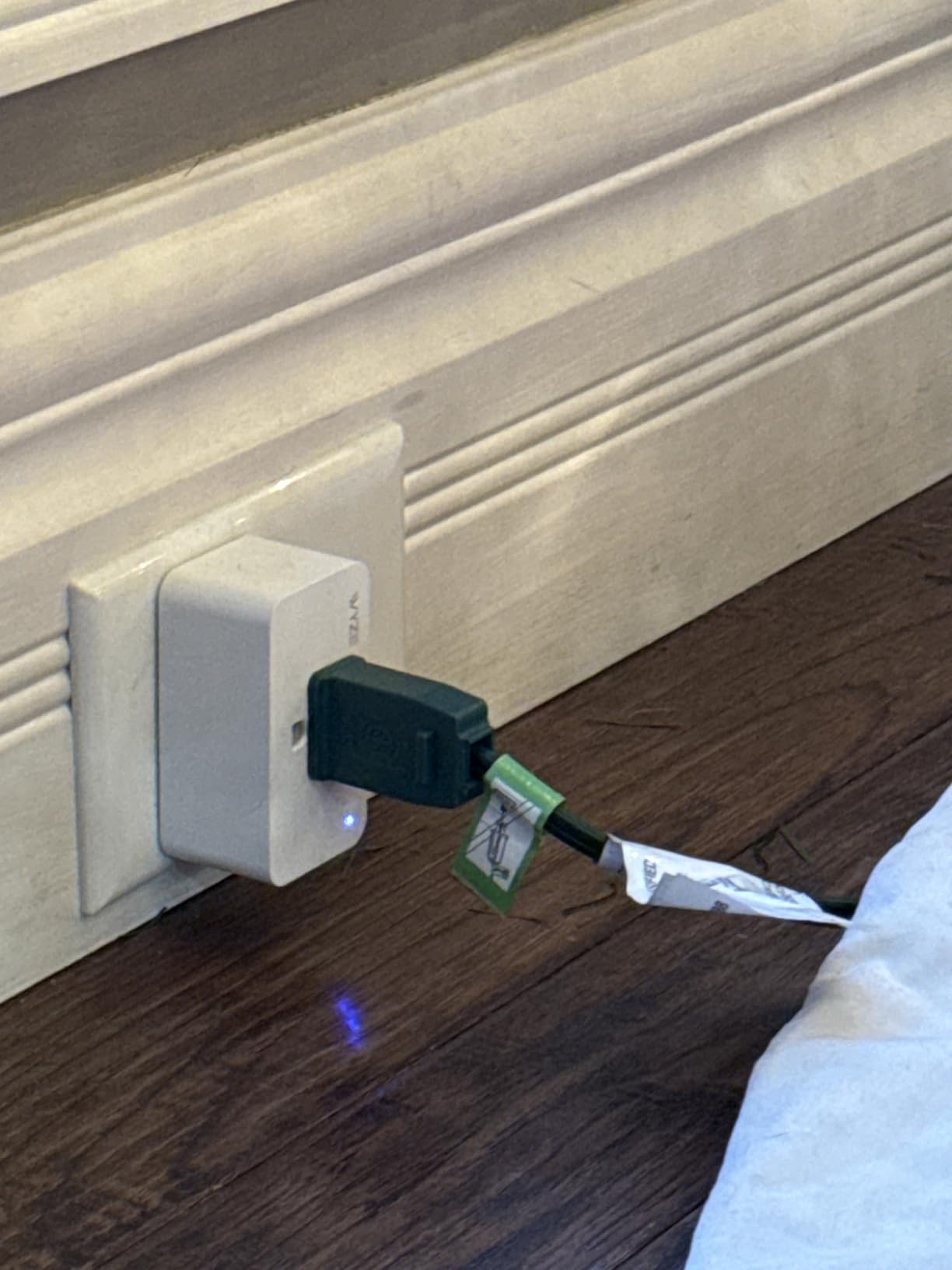 Wyze Plug, 2.4GHz WiFi Smart Plug, Works with Alexa, Google Assistant, IFTTT, No Hub Required, Two-Pack customer photo 2