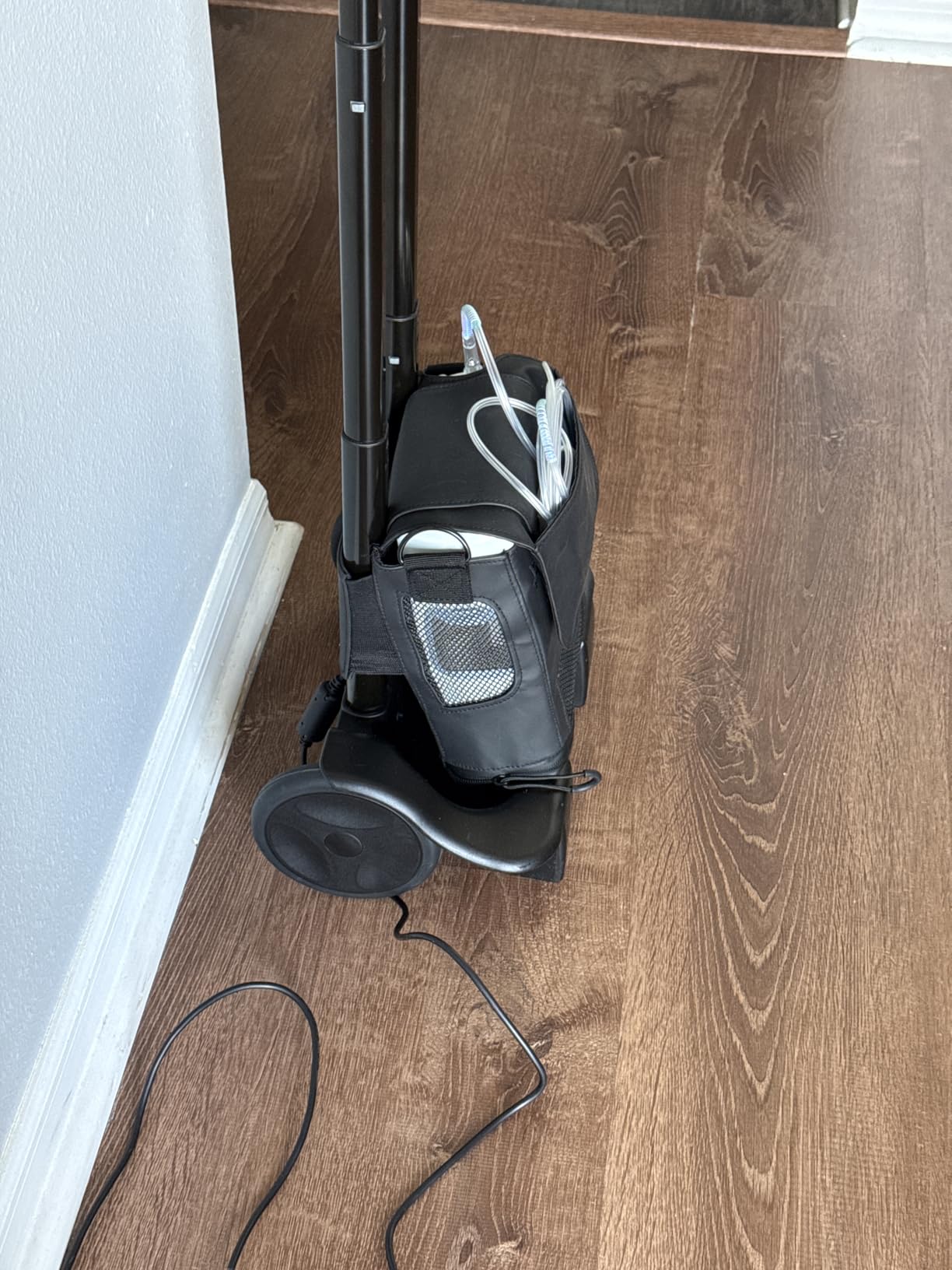 Inogen Cart - for The G3, G5, and Rove 6 - Collapsible Carrying Cart customer photo 1