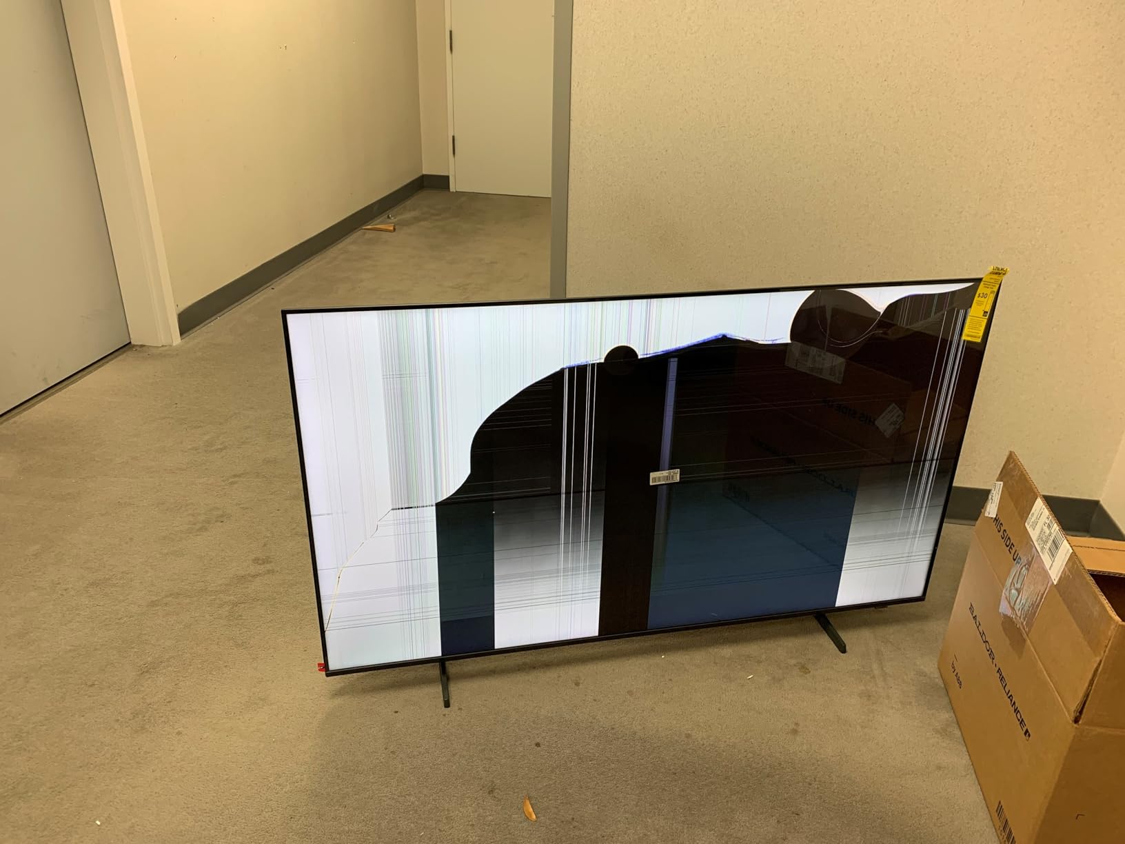 Samsung 65-Inch BE65T-H Pro TV | Commercial | Easy Digital Signage Software | 4K | HDMI | USB | TV Tuner | Speakers | 250 nits, Black customer photo 2