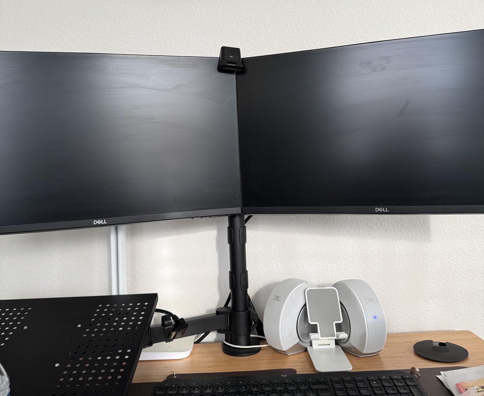 HUANUO Laptop Mount, Height Adjustable Dual Monitor Mount with Laptop Keyboard Tray Fit Two 13 to 27 Inch Flat Curved Computer Screens and 10 to 17 Inch Notebooks customer photo 2
