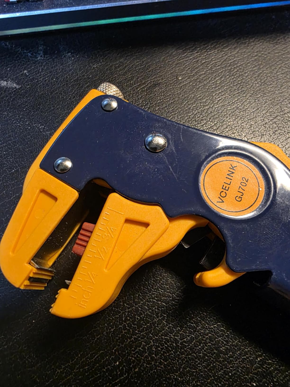 VCELINK Wire Stripper and Cutter, Professional Quick Strip Automatic Wire Stripper, 2 in 1 Adjustable Electrical Cable Wire Stripping Tool&Eagle Nose Self-Adjusting Wire Pliers (7-Inch) customer photo 1