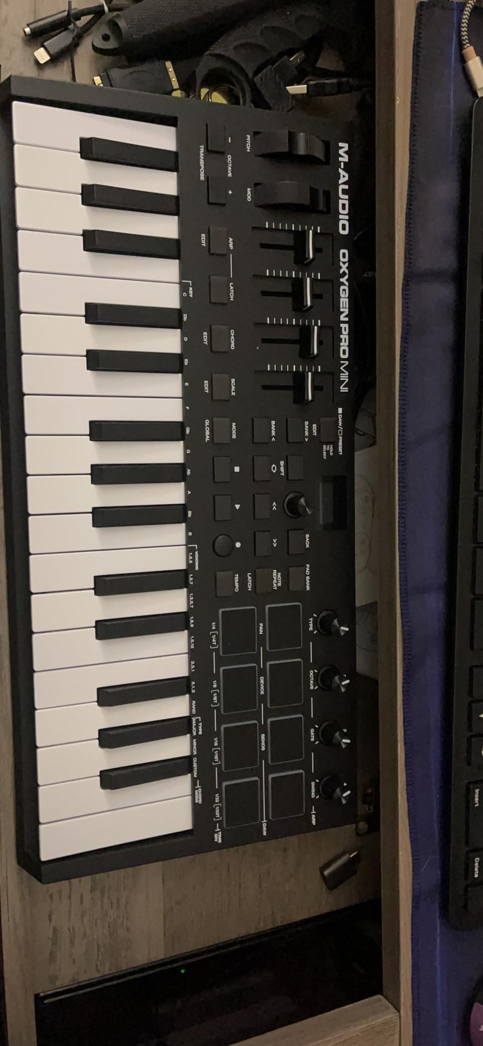 M-Audio Oxygen Pro Mini - 32-Key USB MIDI Keyboard Controller with Beat Pads, Assignable Knobs and Faders customer photo 1