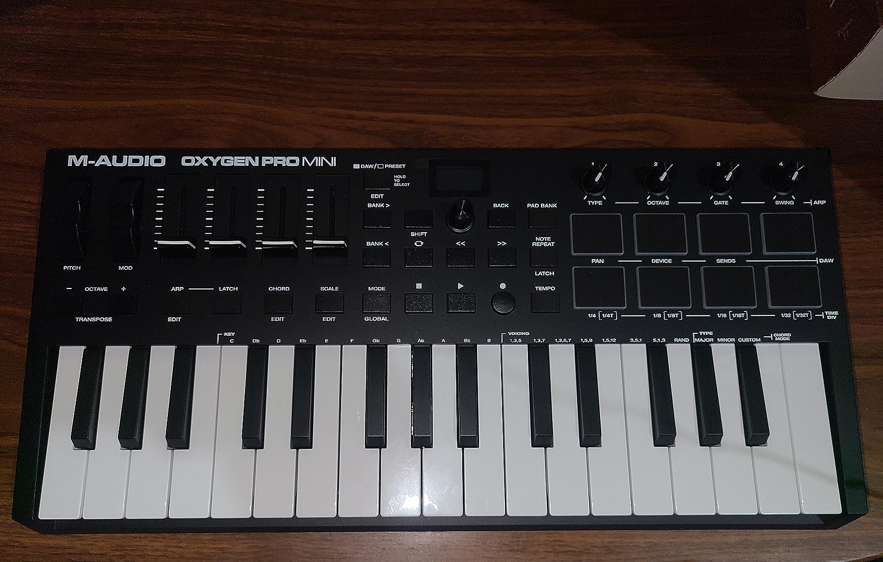 M-Audio Oxygen Pro Mini - 32-Key USB MIDI Keyboard Controller with Beat Pads, Assignable Knobs and Faders customer photo 2