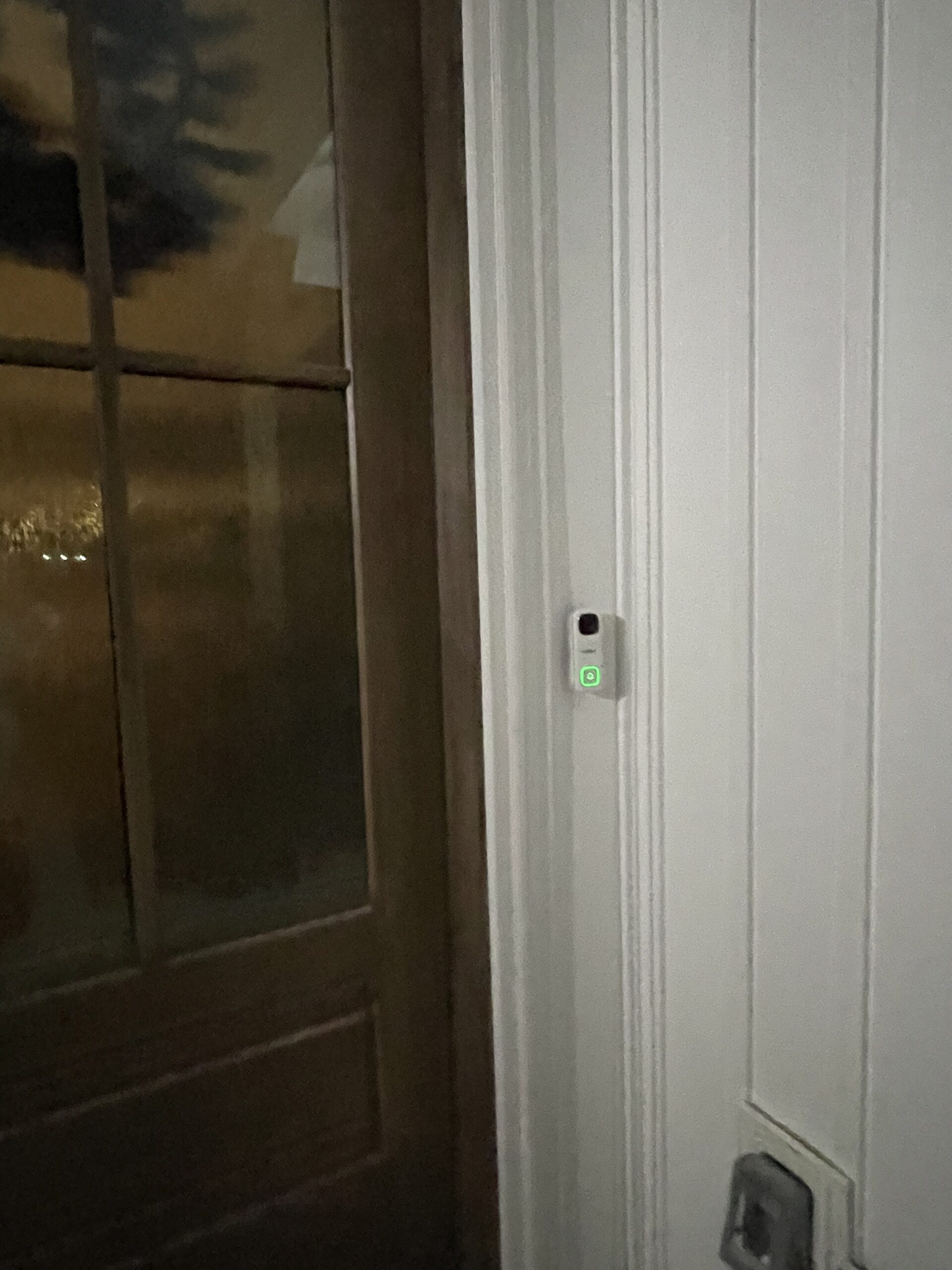 Lorex 2K Wired WiFi Smart Video Doorbell Camera w/No Subscription Fee - Smart Security Lighting, Night Vision, Motion Detection, Requires Existing Wiring (White) customer photo 2