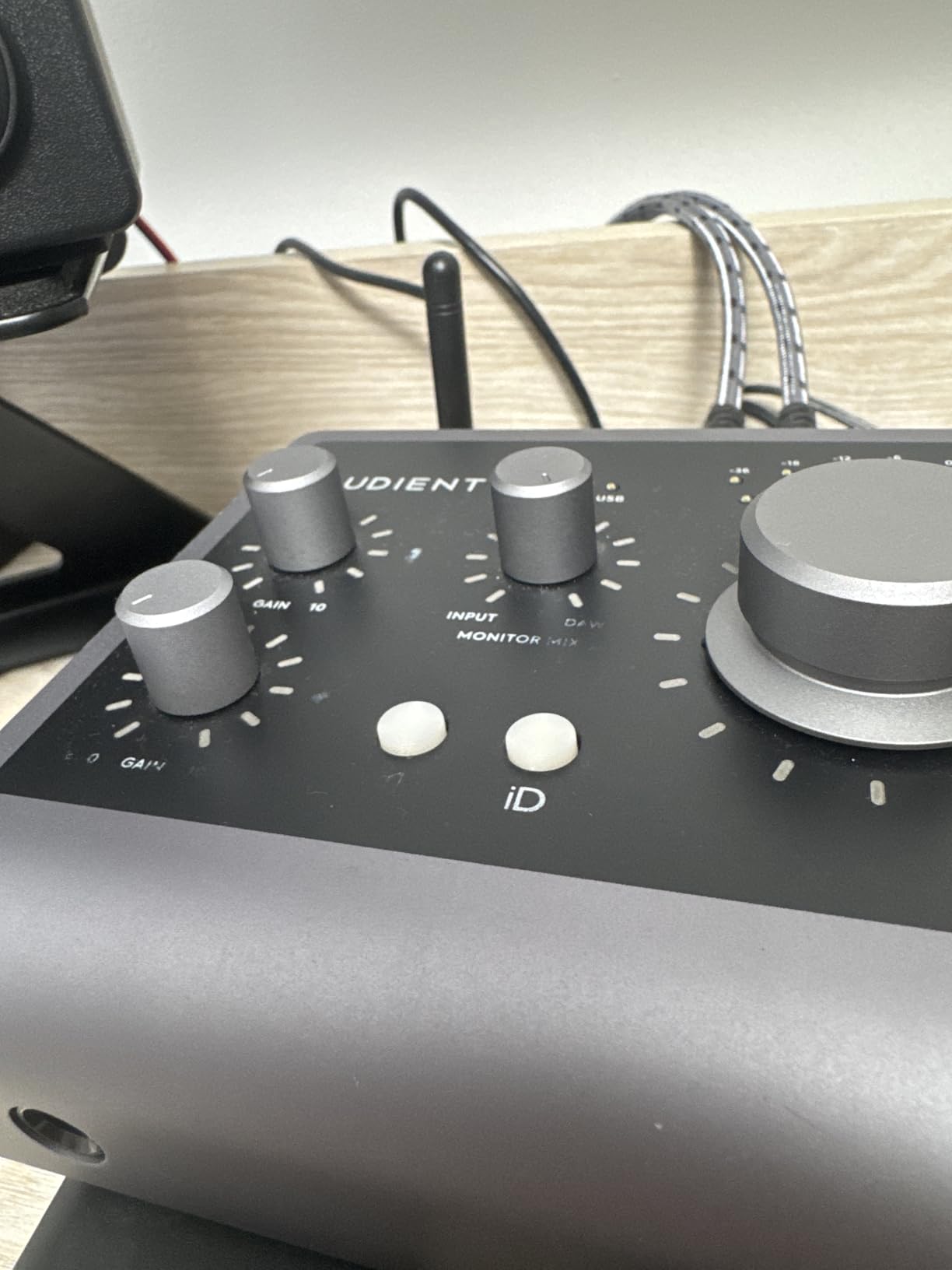Audient iD4 MKII USB-C Audio Interface with Class A Console Microphone Preamp customer photo 1