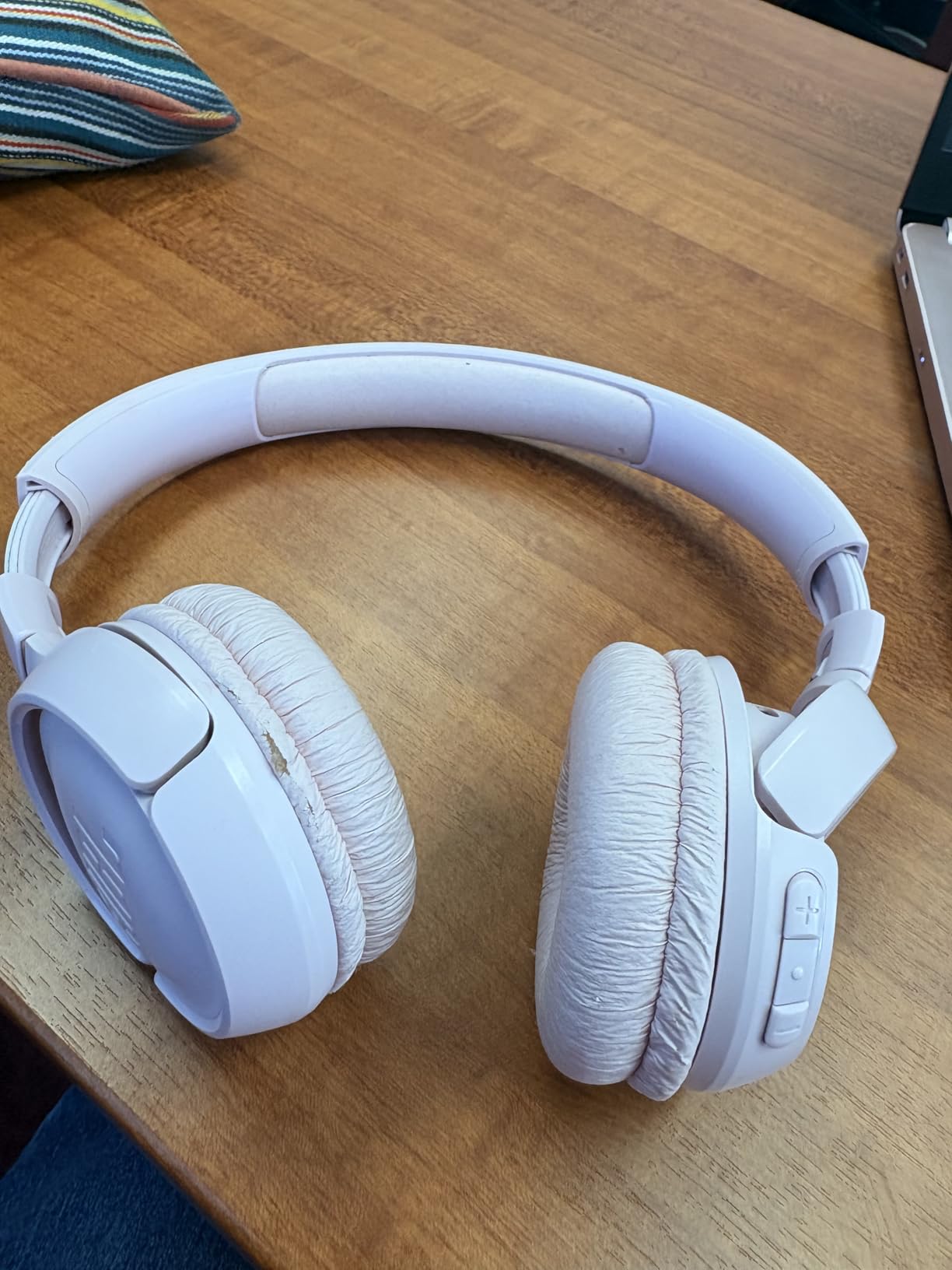 JBL Tune 510BT - Bluetooth headphones with up to 40 hours battery, microphone for call, foldable and comfortable, Android and iOs compatible (Black) customer photo 1