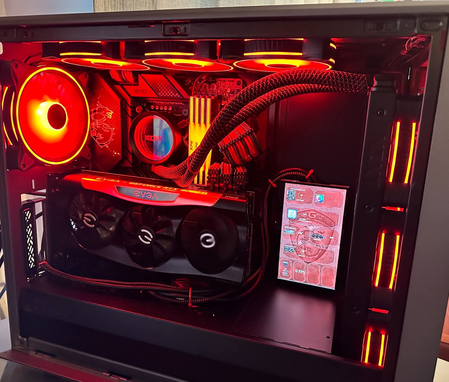 Intel Core i9-12900K Gaming Desktop Processor with Integrated Graphics and 16 (8P+8E) Cores up to 5.2 GHz Unlocked customer photo 1