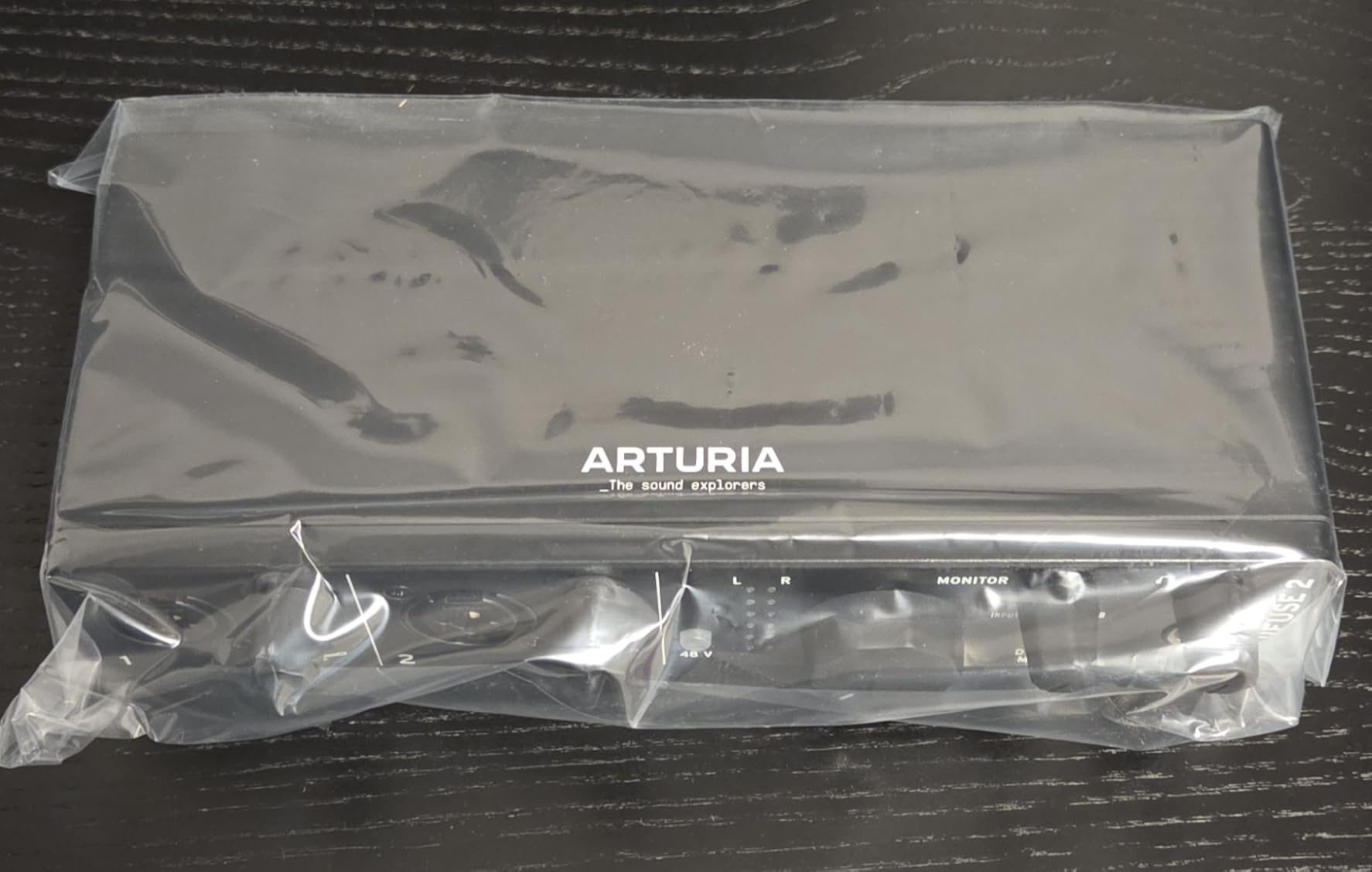 Arturia MiniFuse 2 - Compact USB Audio & MIDI Interface with Creative Software for Recording, Production, Podcasting, Guitar - White customer photo 2