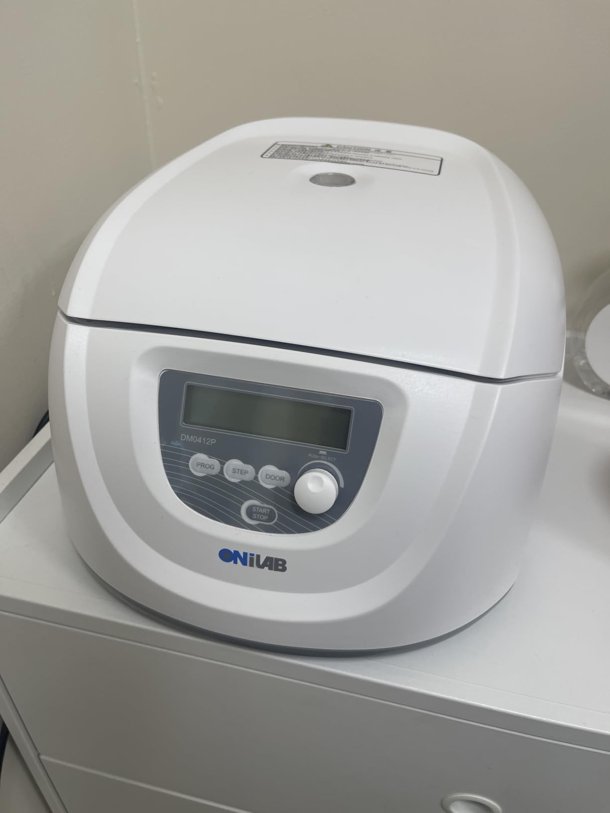ONiLAB Lab PRP Benchtop Centrifuge 6x15mL/10mL/7mL/1.5-5ml, 300-5000rpm (Max. 2600xg RCF), LCD Digital Desktop Lab Centrifuge Timer 30sec-99min, Two Quick Start Programs customer photo 1