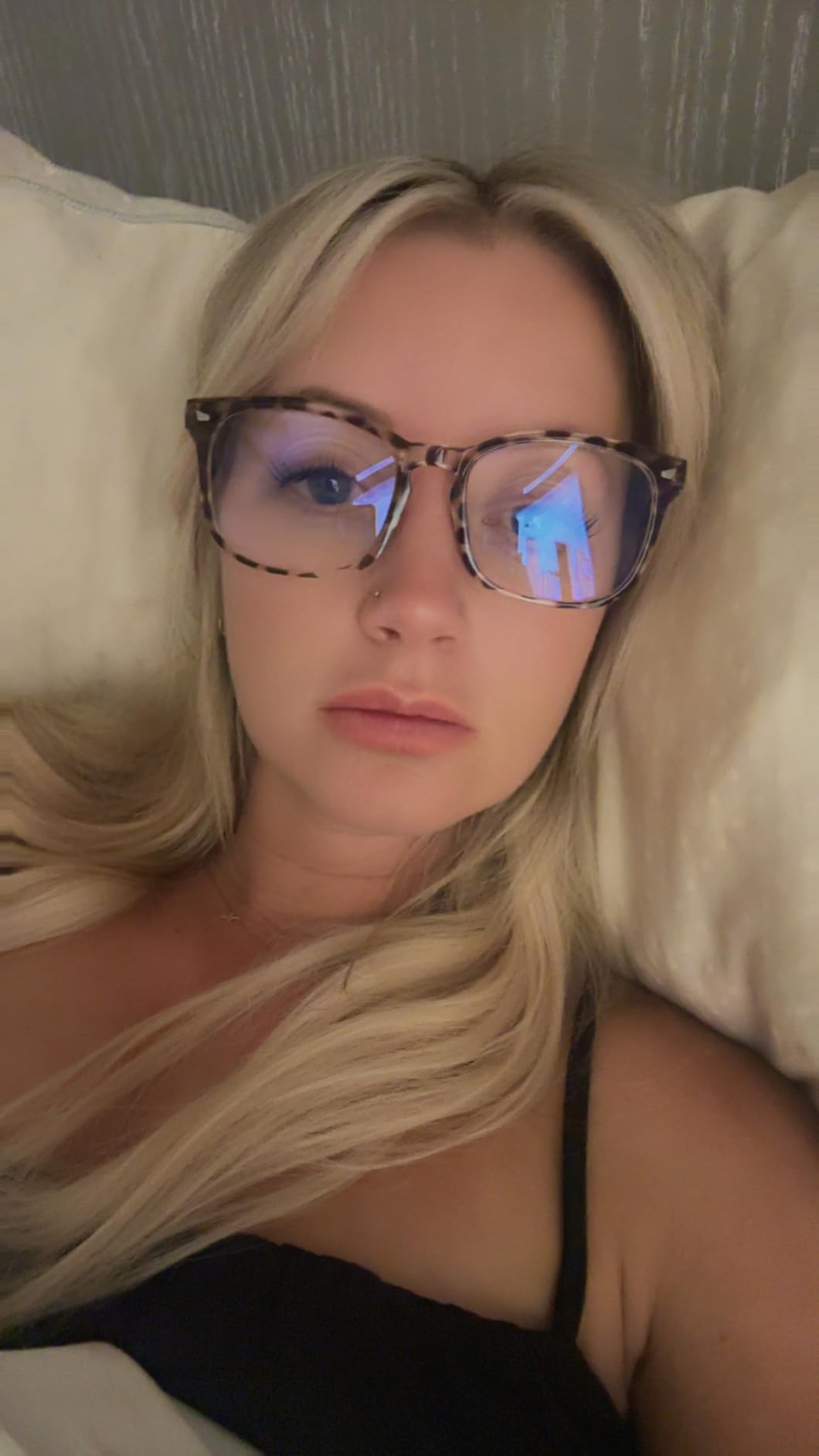 hunsquer Blue Light Glasses for Woman/Men Computer Blue Light Glasses customer photo 2