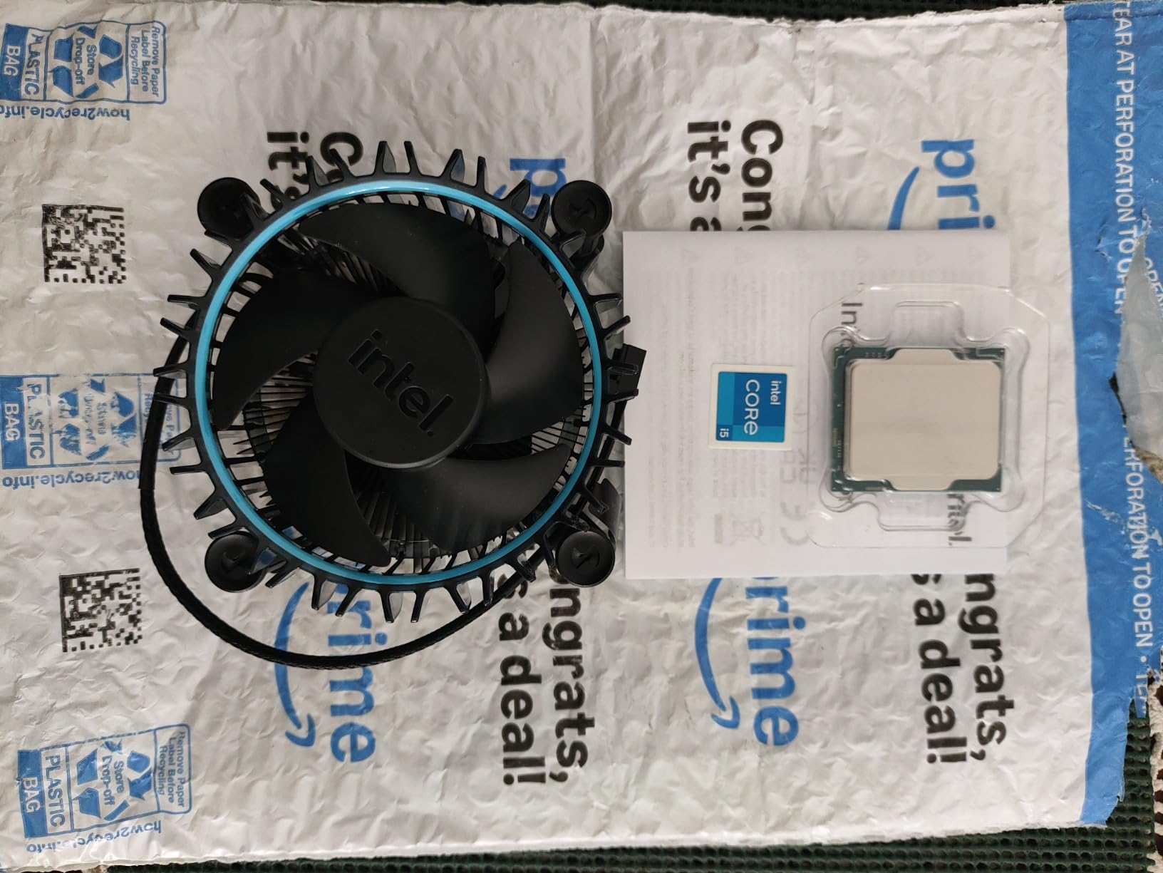 Intel Core i5-12400F Desktop Processor 6 Cores up to 4.4GHz customer photo 1