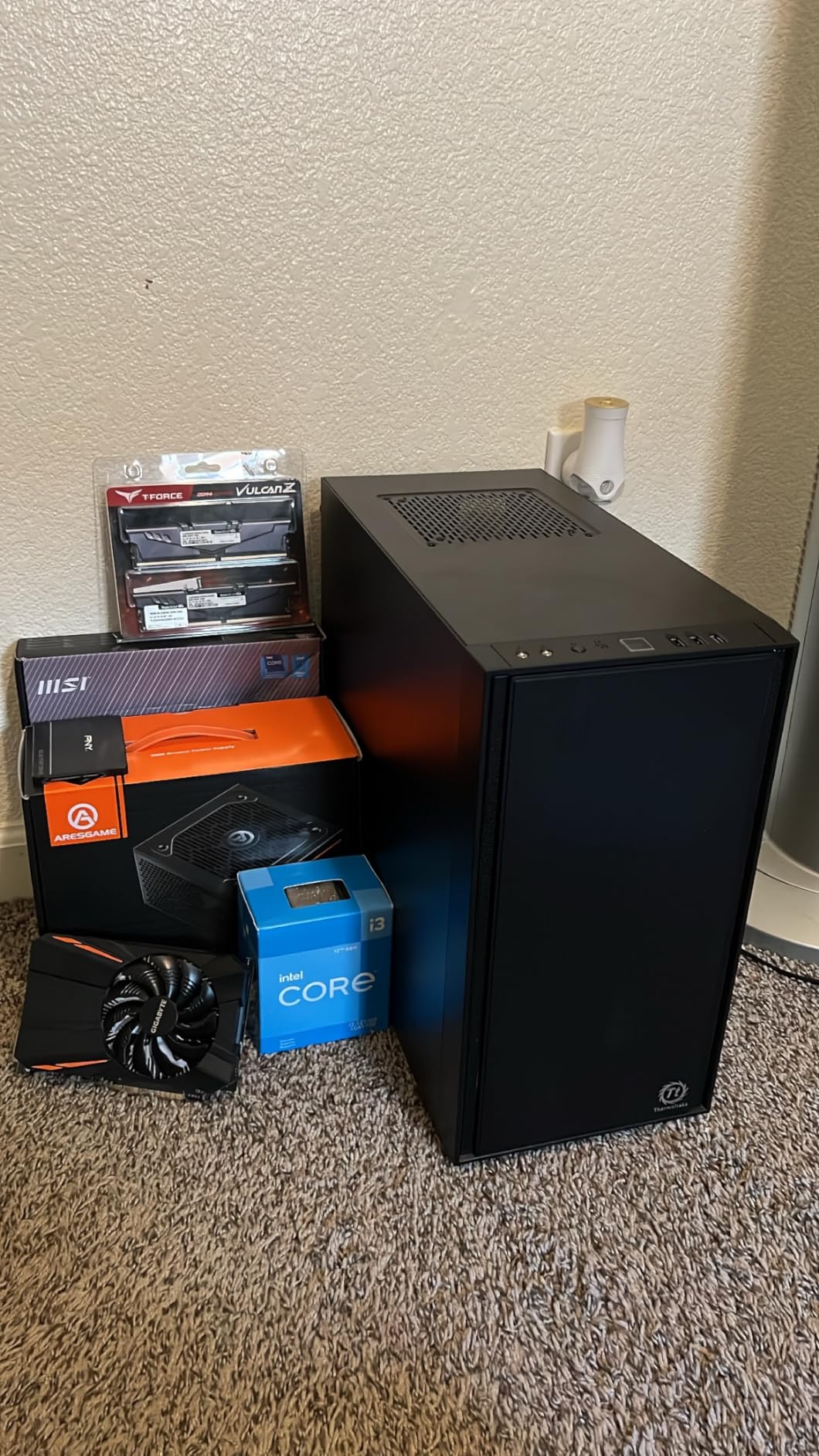 Intel Core 12th Gen i3-12100F desktop processor, featuring PCIe Gen 5.0 & 4.0 support, DDR5 and DDR4 support customer photo 1