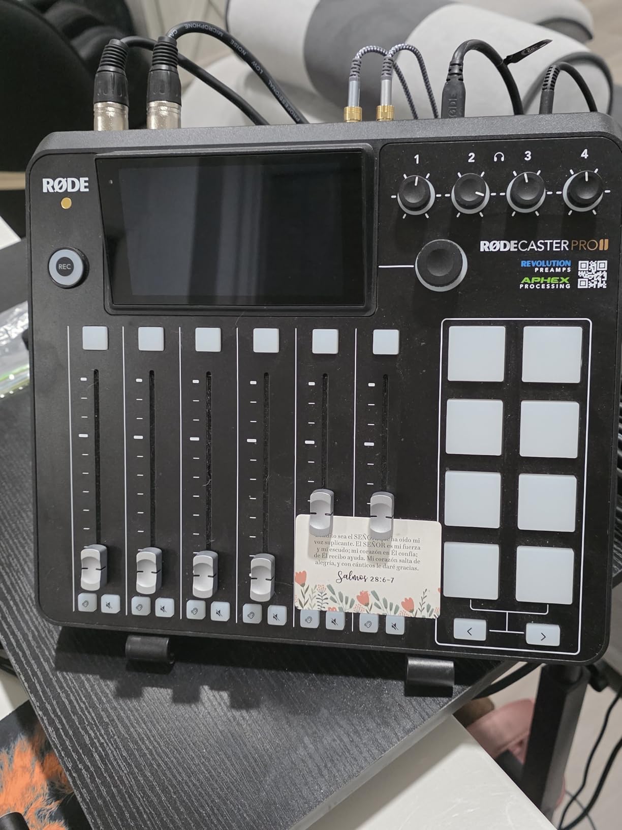 Rode RODECaster Pro II Integrated Audio Production Studio Bundle with 4x Zoom ZDM-1 Podcast Mic Pack and 32GB microSDHC Memory Card customer photo 1