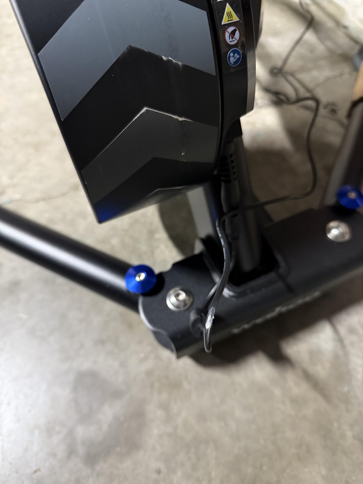 Wahoo KICKR V6 Smart Indoor Trainer - Premium Direct Drive customer photo 2