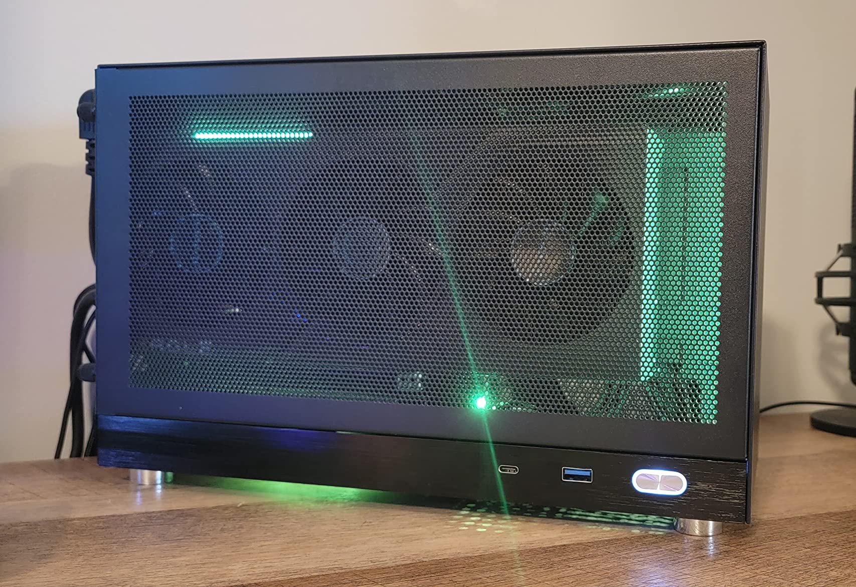 S300 - Gaming Case - Front I/O USB 3.0 Type-C Port - SFX Power Supply 100-130mm - Cable Management System - Aluminum Mini-ITX Motherboard Small Portable for PC (PCIe 3.0 16X Riser Cable) customer photo 1