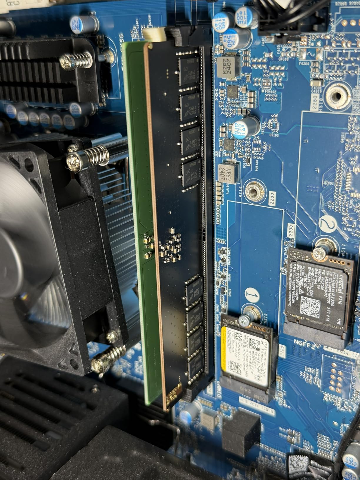 Crucial 32GB DDR5 RAM Kit (2x16GB) 5600MHz CL46 Desktop Memory UDIMM 288-Pin customer photo 1