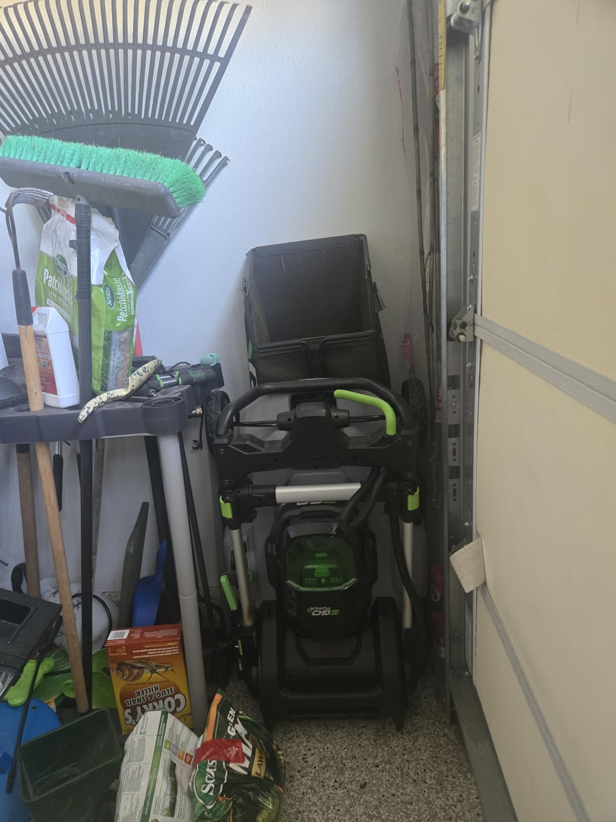 EGO Power+ Pole Saw for Tree Trimming, Cordless Electric Pole Saw with Telescopic LED Cut Line Indicator, Includes 56V 2.5Ah Battery and Charger - PS1001 customer photo 2